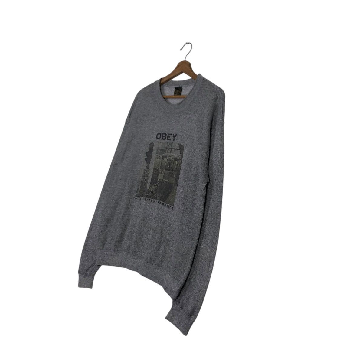 Obey 🔥VINTAGE SWEATSHIRT OBEY BIG LOGO OVER PRINT Size US M / EU 48-50 / 2 - 4 Thumbnail