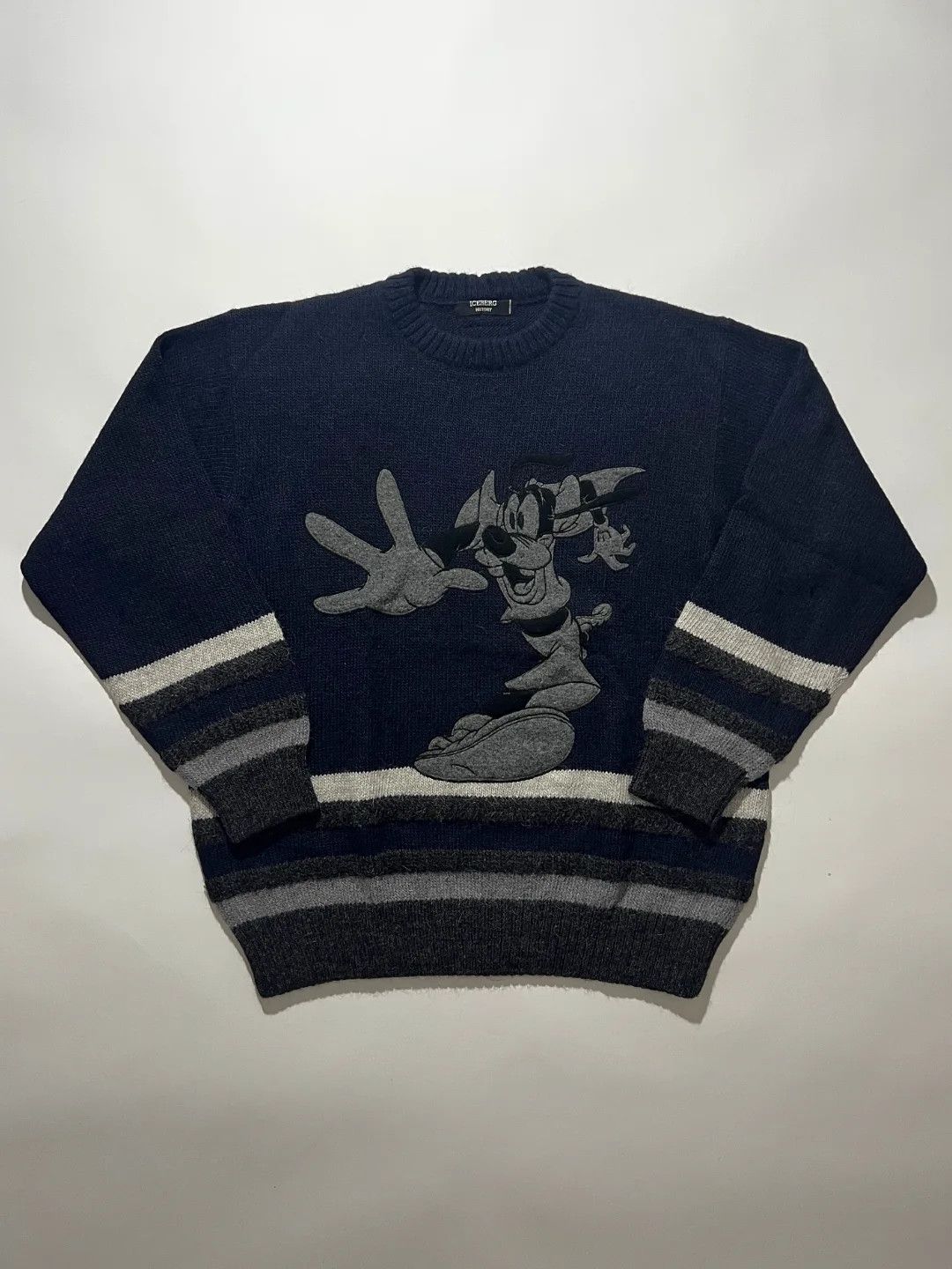 Iceberg Vintage RARE 1997 Iceberg History Goofy Jay Z Sweater Size US L / EU 52-54 / 3 - 1 Thumbnail
