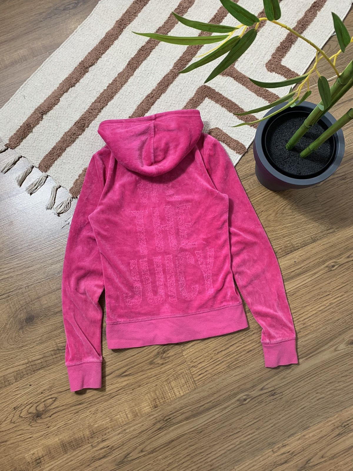 Juicy Couture VINTAGE JUICY COUTURE 2000s VELOUR ZIP HOODIE Size XS / US 0-2 / IT 36-38 - 1 Thumbnail