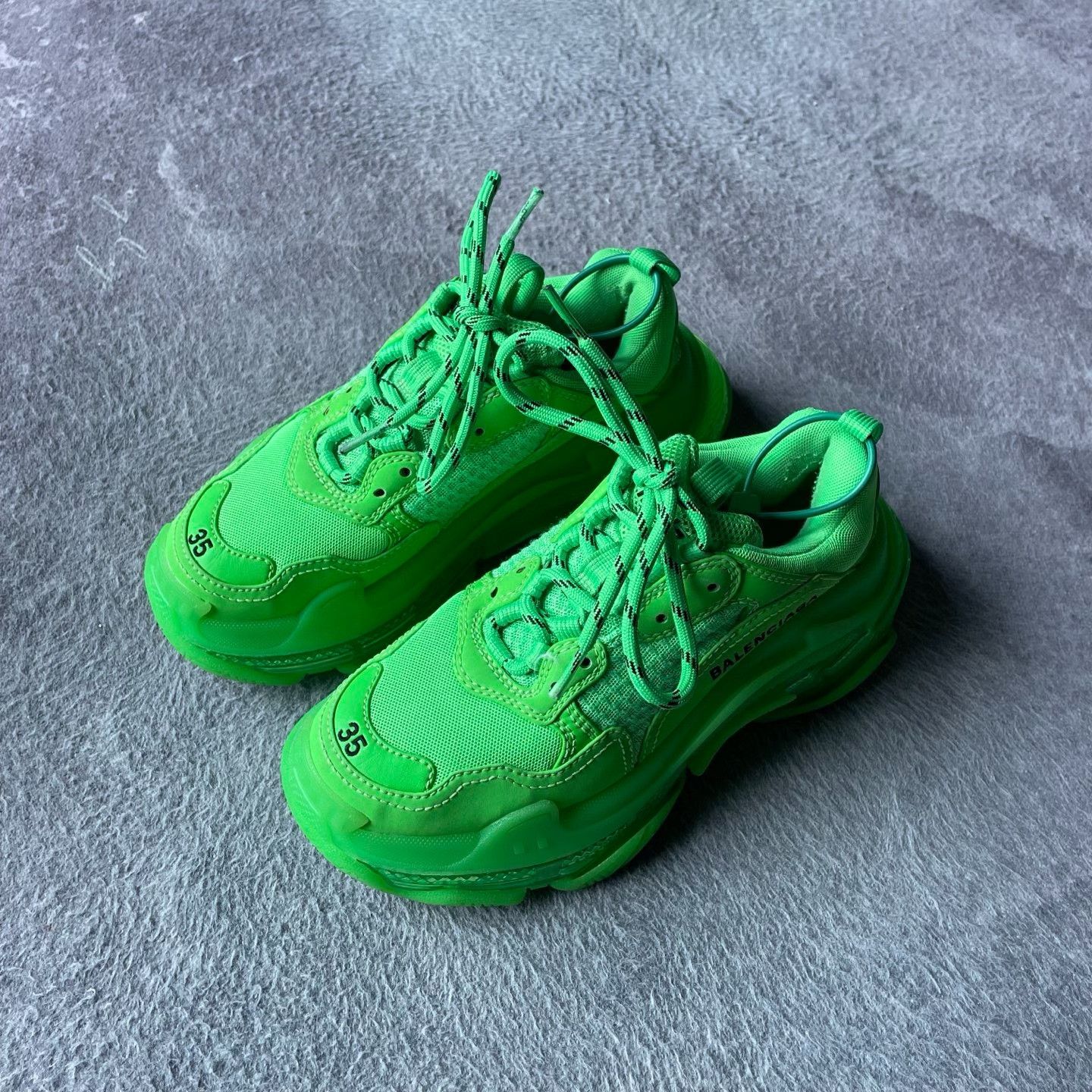 Balenciaga Balenciaga Green Lowtop Sneakers S Women Size US 6 / IT 36 - 1 Thumbnail