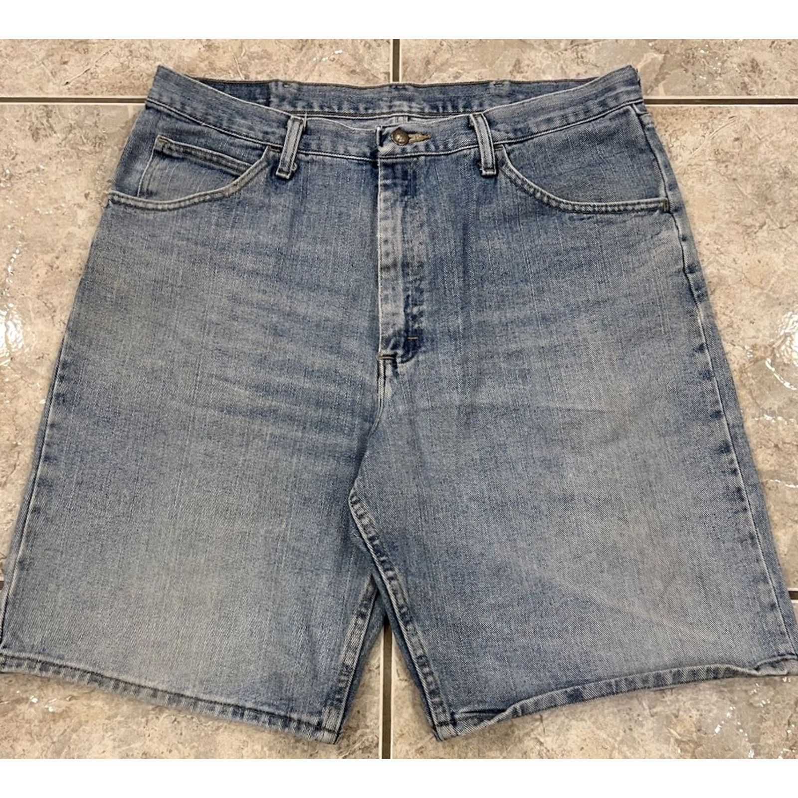 Wrangler VTG Wrangler Blue Denim 36 Jorts Bermuda Distressed 10" Inseam Relaxed Mens 90s Y2K Vintage Work Wear Jeans Shorts Size US 36 / EU 52 - 5 Thumbnail