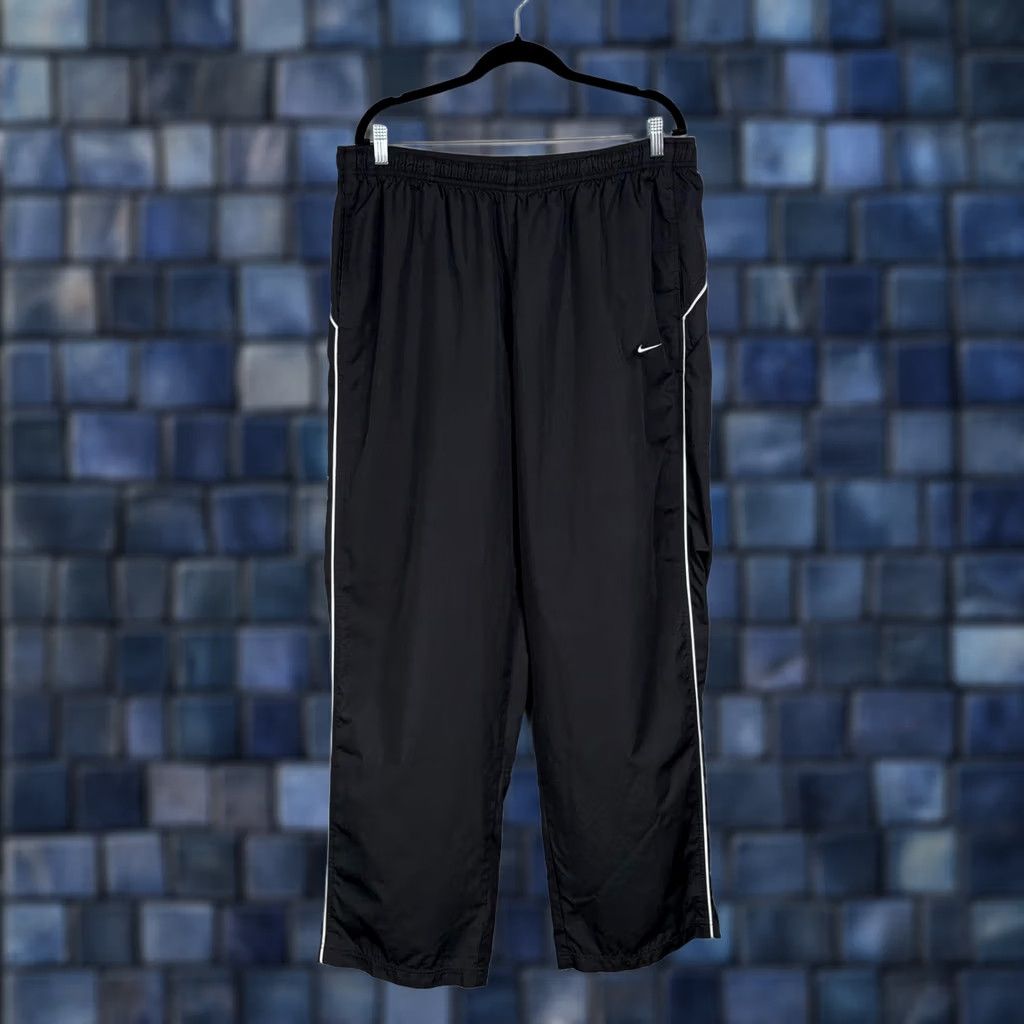 Nike VINTAGE Nike Track Pants Men XXL Black Solid Piping Swoosh Sportswear Athletic Y2K Size US 39 - 1 Thumbnail