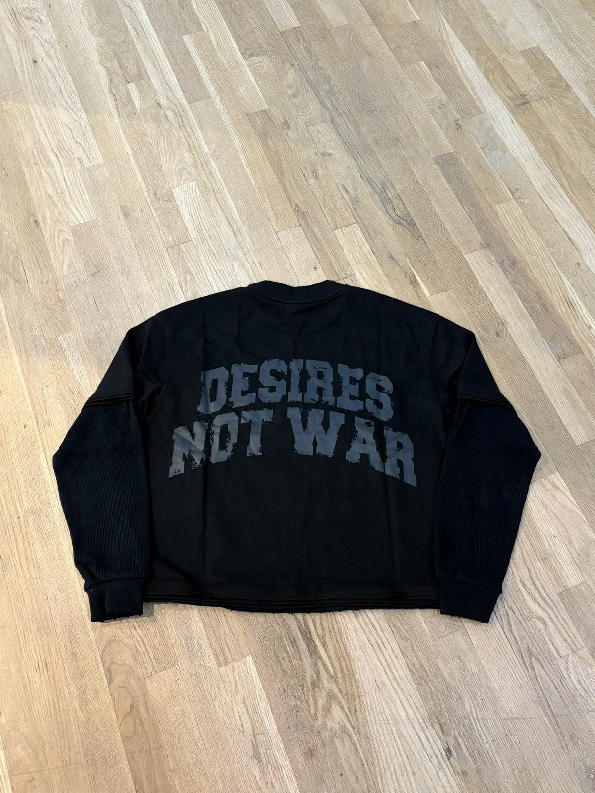 Bottega Desires Bottega desires “war” long sleeve - size xl (black) Size US XL / EU 56 / 4 - 2 Thumbnail