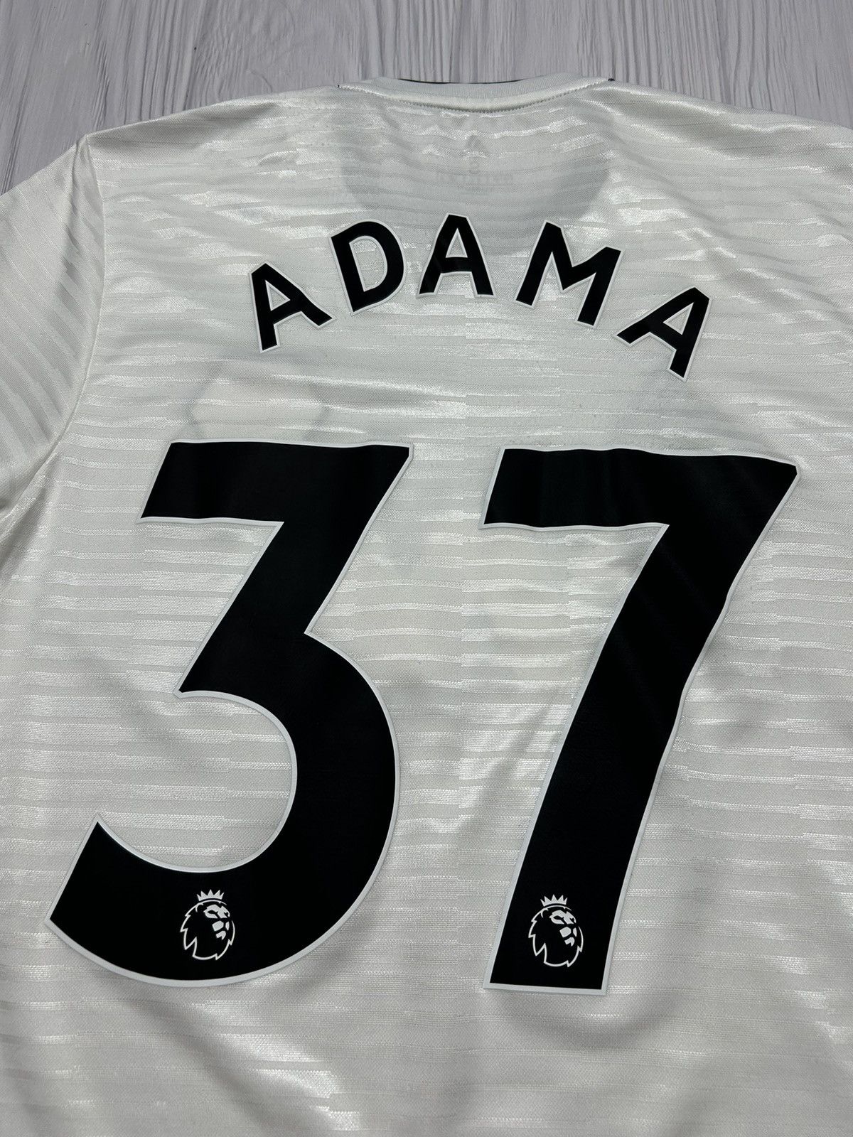 Adidas ADAMA 37 Wolverhampton Adidas Soccer Jersey Size S Size US S / EU 44-46 / 1 - 19 Thumbnail