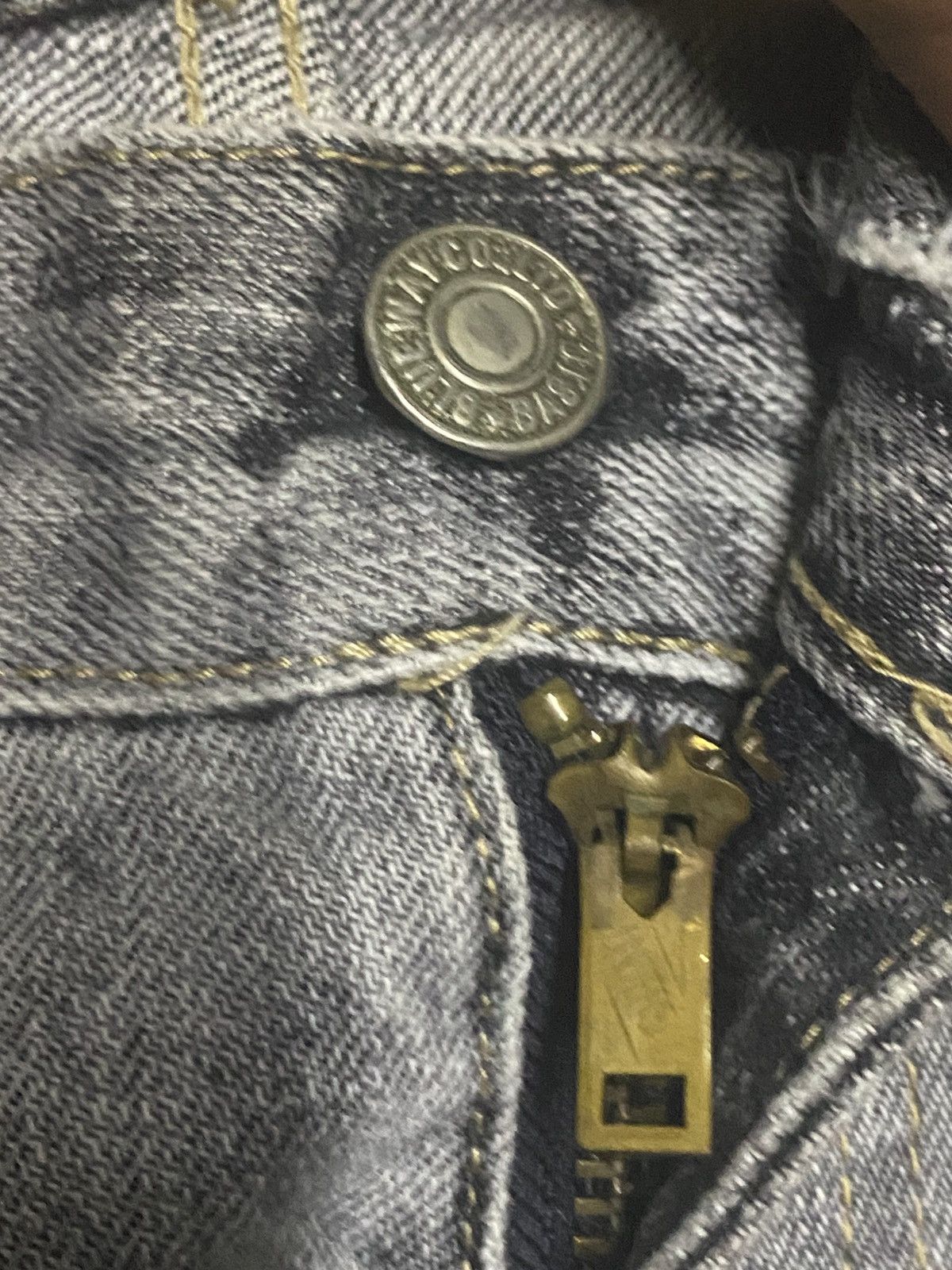 Le Grande Bleu (L.G.B.) Blue Way Made in Nippon Bleached Distressed Flare Jeans Size US 30 / EU 46 - 13 Thumbnail