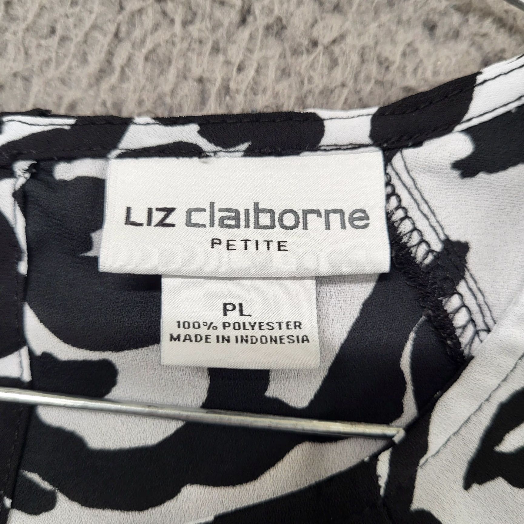 Liz Claiborne Liz Claiborne Petite Blouse Womens Size PL Black White Short Sleeve Ruffle Front Size L / US 10 / IT 46 - 3 Thumbnail