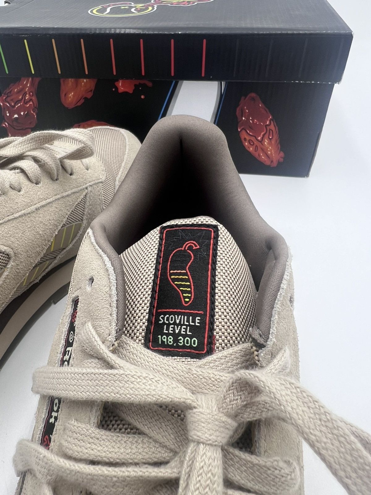 Reebok Classic Leather “Hot Ones” Size US 10 / EU 43 - 7 Thumbnail