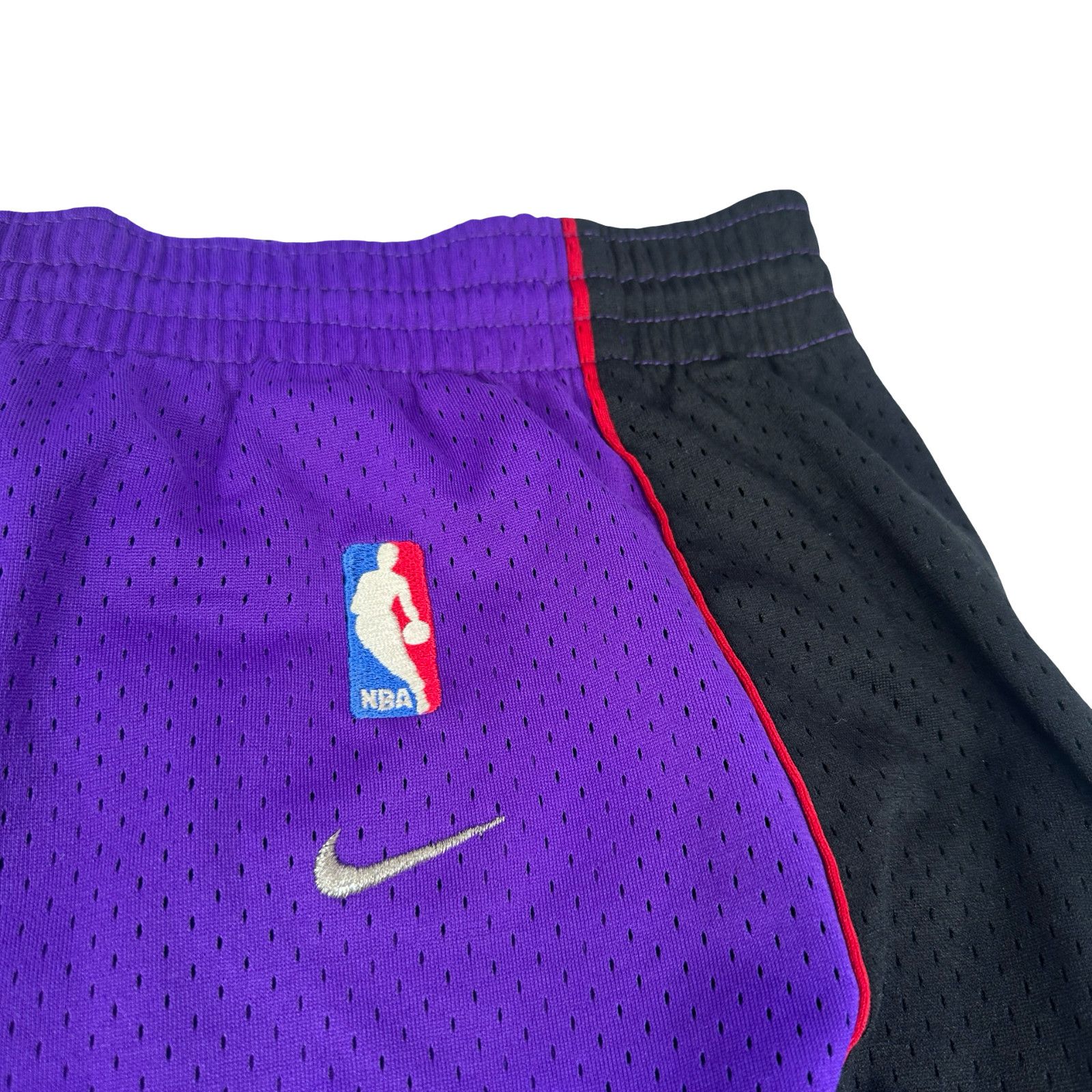 Other Vintage Nike Team NBA Toronto Raptors Shorts Men XL Purple Size US 36 / EU 52 - 4 Thumbnail