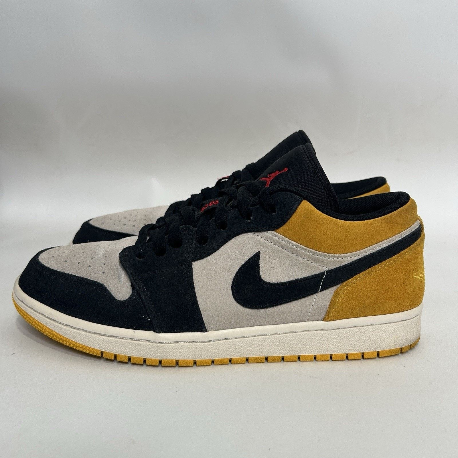 Nike Nike Air Jordan 1 Low Retro “University Gold Black” 2019 Size US 11 / EU 44 - 6 Thumbnail
