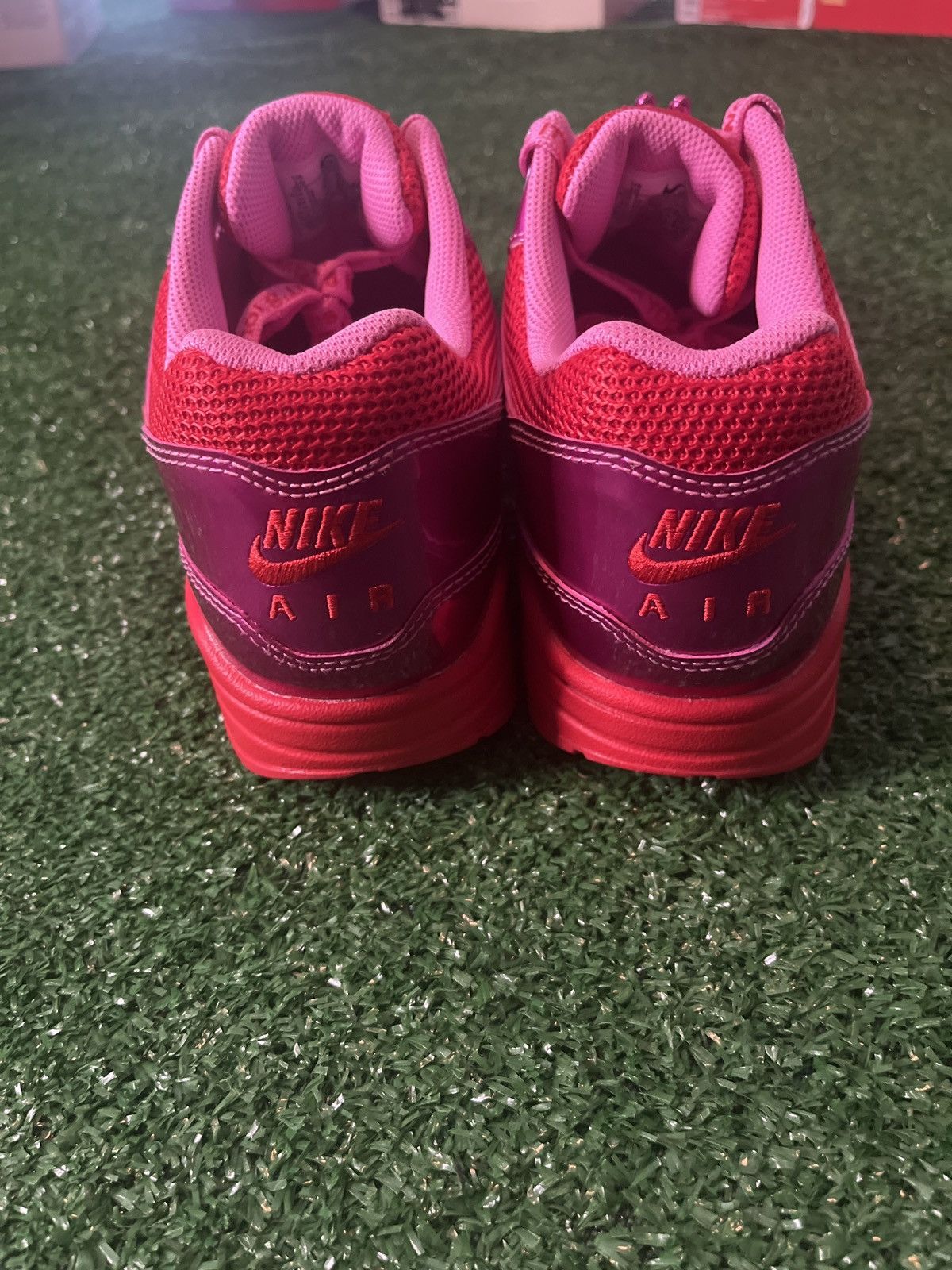 Nike Nike Air Max 1 PRM Valentine’s Day Size US 10 / EU 43 - 4 Thumbnail