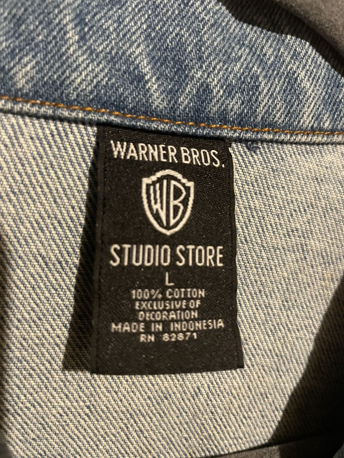 Vintage × Warner Bros Vintage 1998 Warner Bros Studio Denim Jacket Size US L / EU 52-54 / 3 - 4 Thumbnail