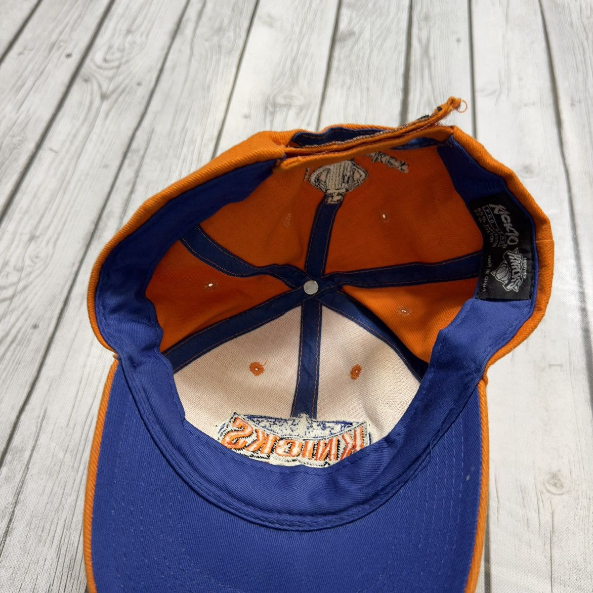 Foot Locker × NBA × Vintage Vintage New York Knicks hat Size ONE SIZE - 3 Thumbnail