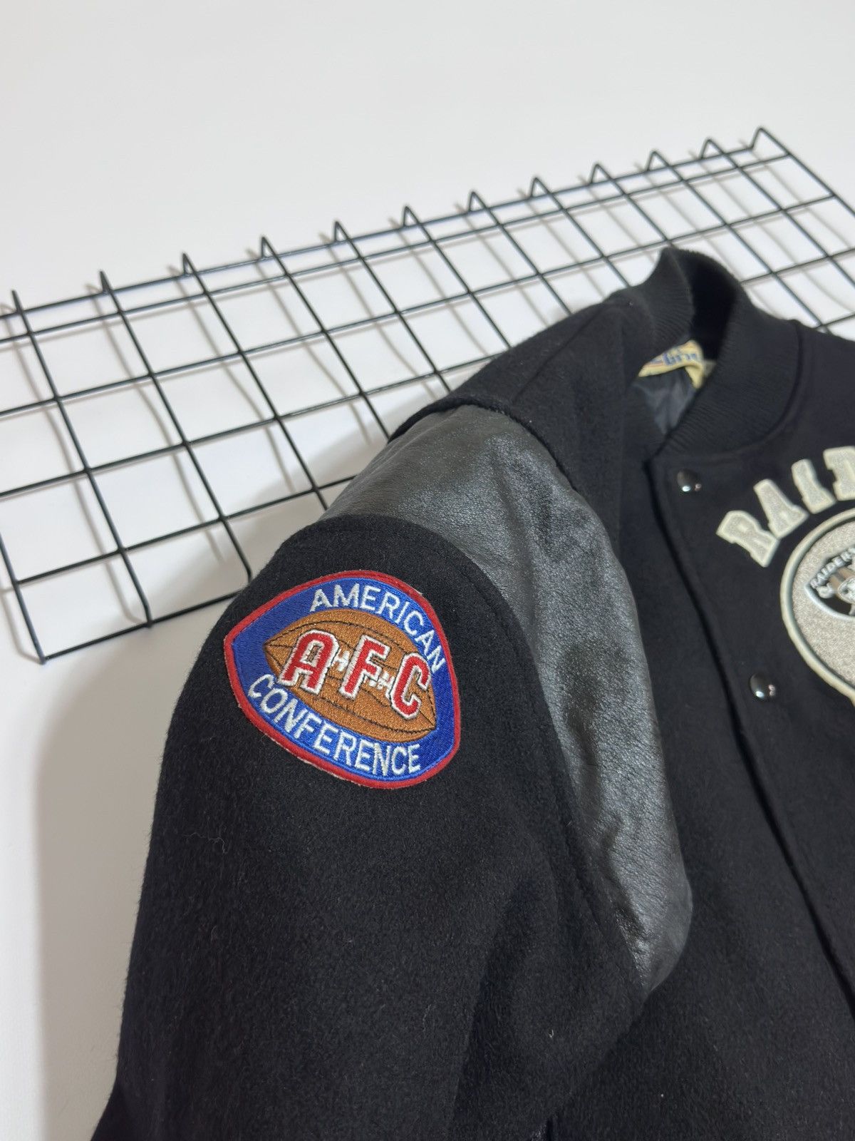 NFL Vintage 90 Raiders Chalk Line Wool Varsity Jacket USA Size M Size US M / EU 48-50 / 2 - 12 Thumbnail