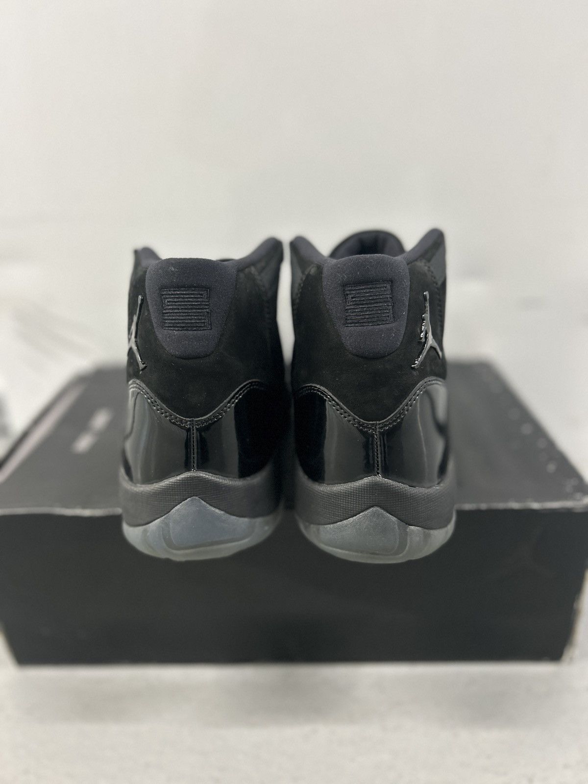 Jordan Brand Jordan 11 Cap & Gown Size 11 Size US 11 / EU 44 - 3 Thumbnail