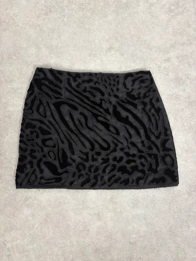 Givenchy Givenchy Black Lace Relief Leopard Effect Skirt Size 26" / US 2 / IT 38 - 7 Thumbnail