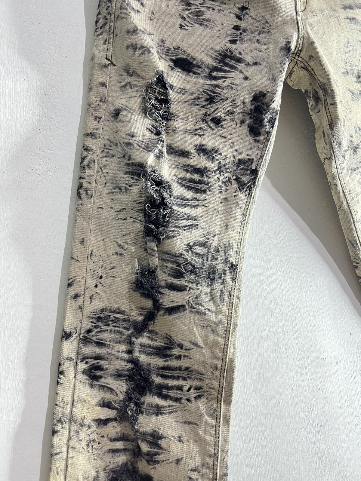 Le Grande Bleu (L.G.B.) 2000s Buckaroo studed distressed skinny crazy jeans Size US 28 / EU 44 - 6 Thumbnail