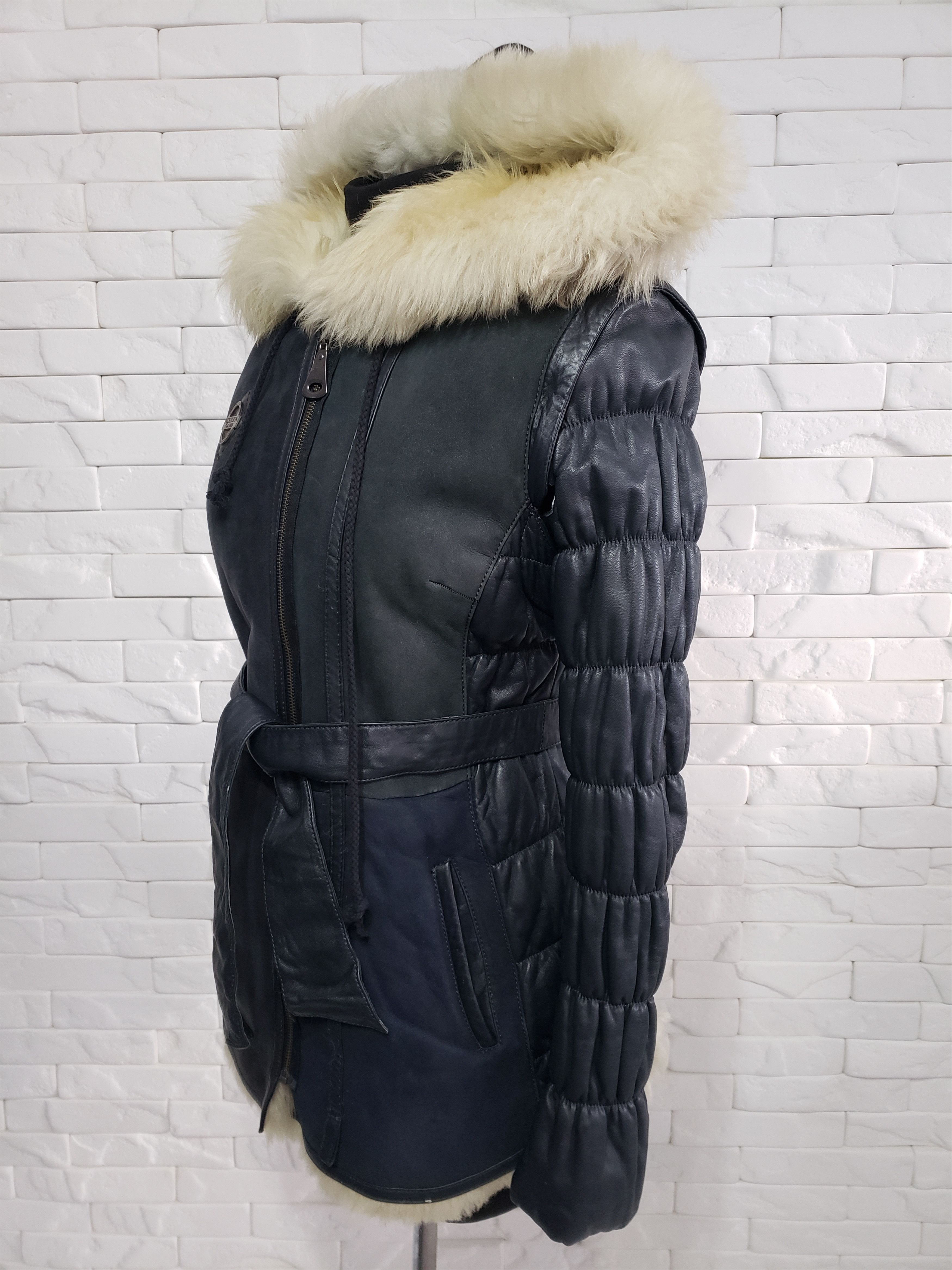 Uniqlo Stylish black women's jacket with a hood. Size M / US 6-8 / IT 42-44 - 2 Thumbnail
