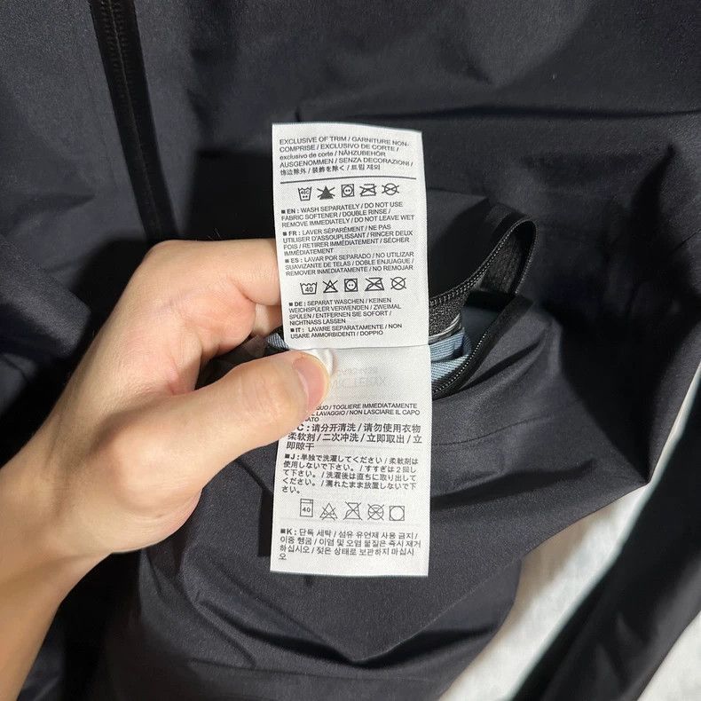 Arc'teryx Arcteryx Beta LT Hooded Jacket Size US L / EU 52-54 / 3 - 7 Thumbnail