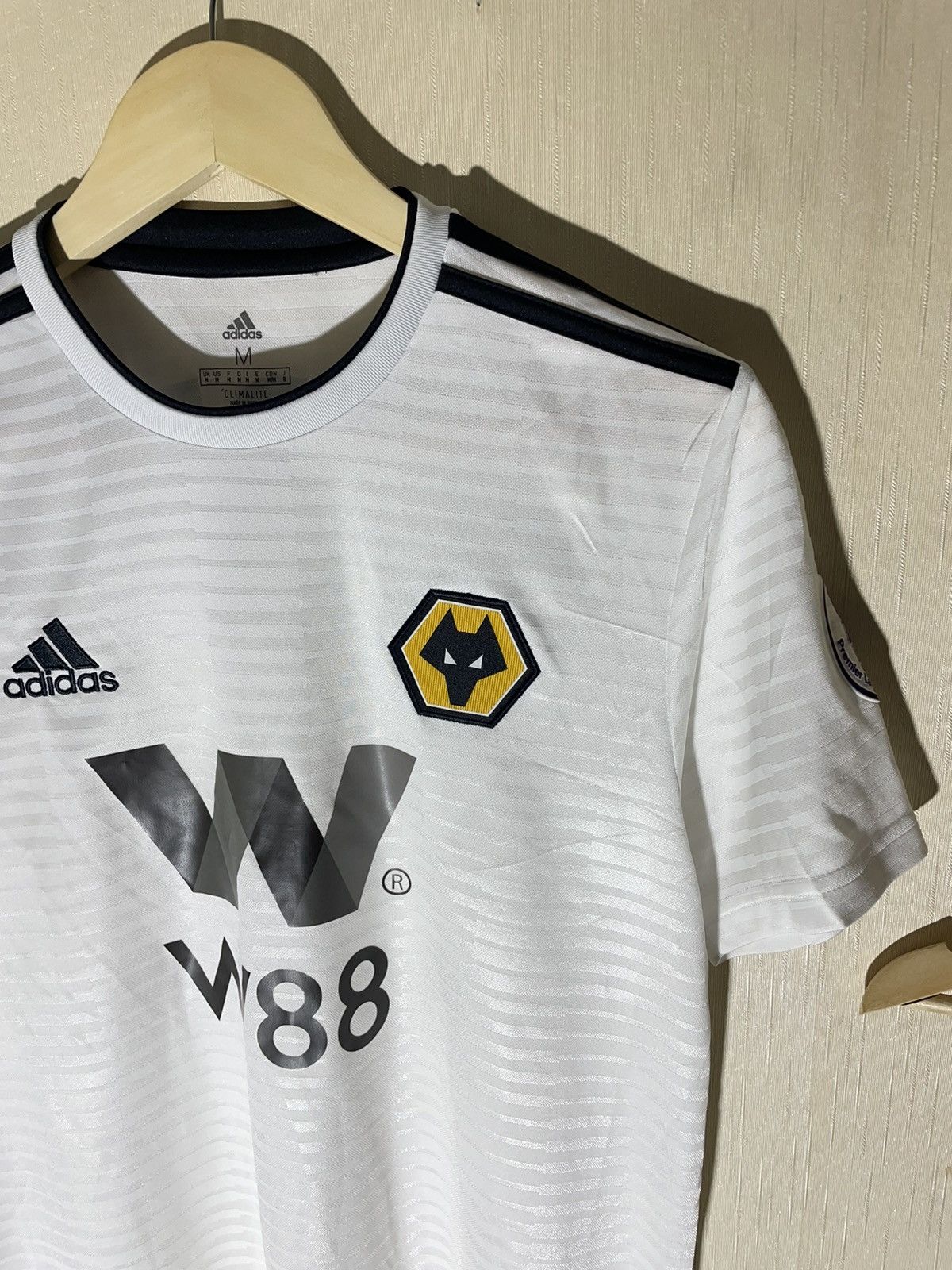 Adidas adidas wolverhampton 2018 soccer jersey Size US M / EU 48-50 / 2 - 3 Thumbnail