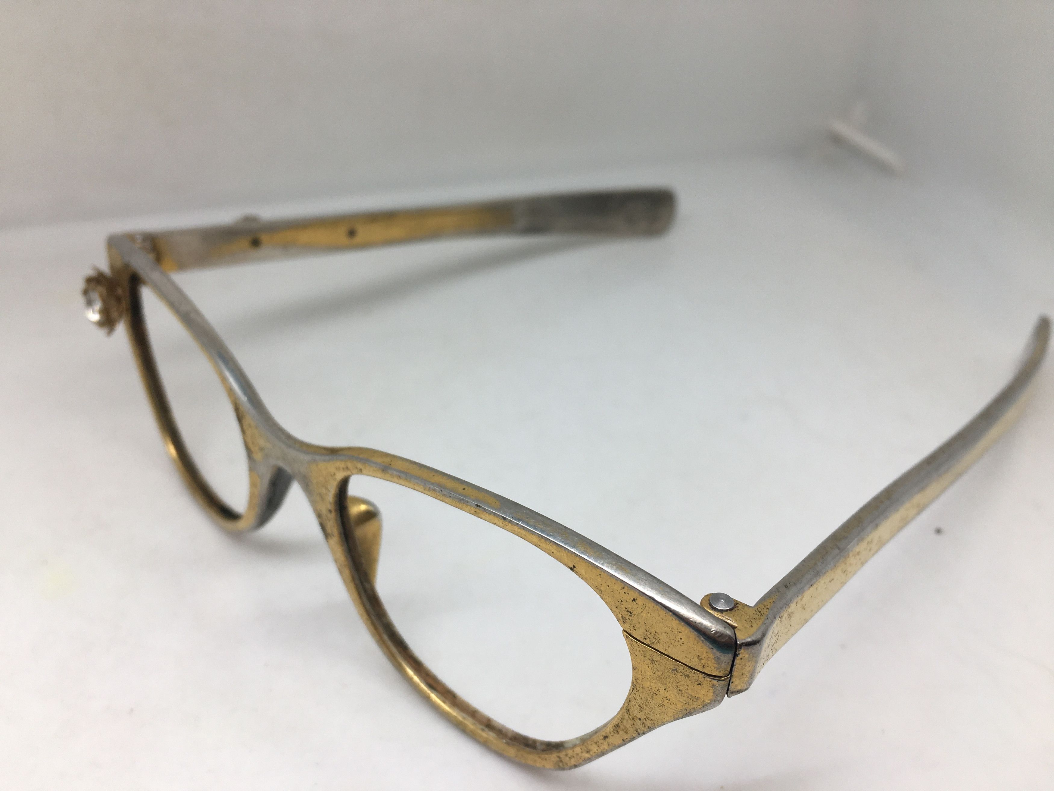 Vintage Vintage 50s TURA Woman Aluminum Gold Cateye Eyeglasses Size ONE SIZE - 3 Thumbnail