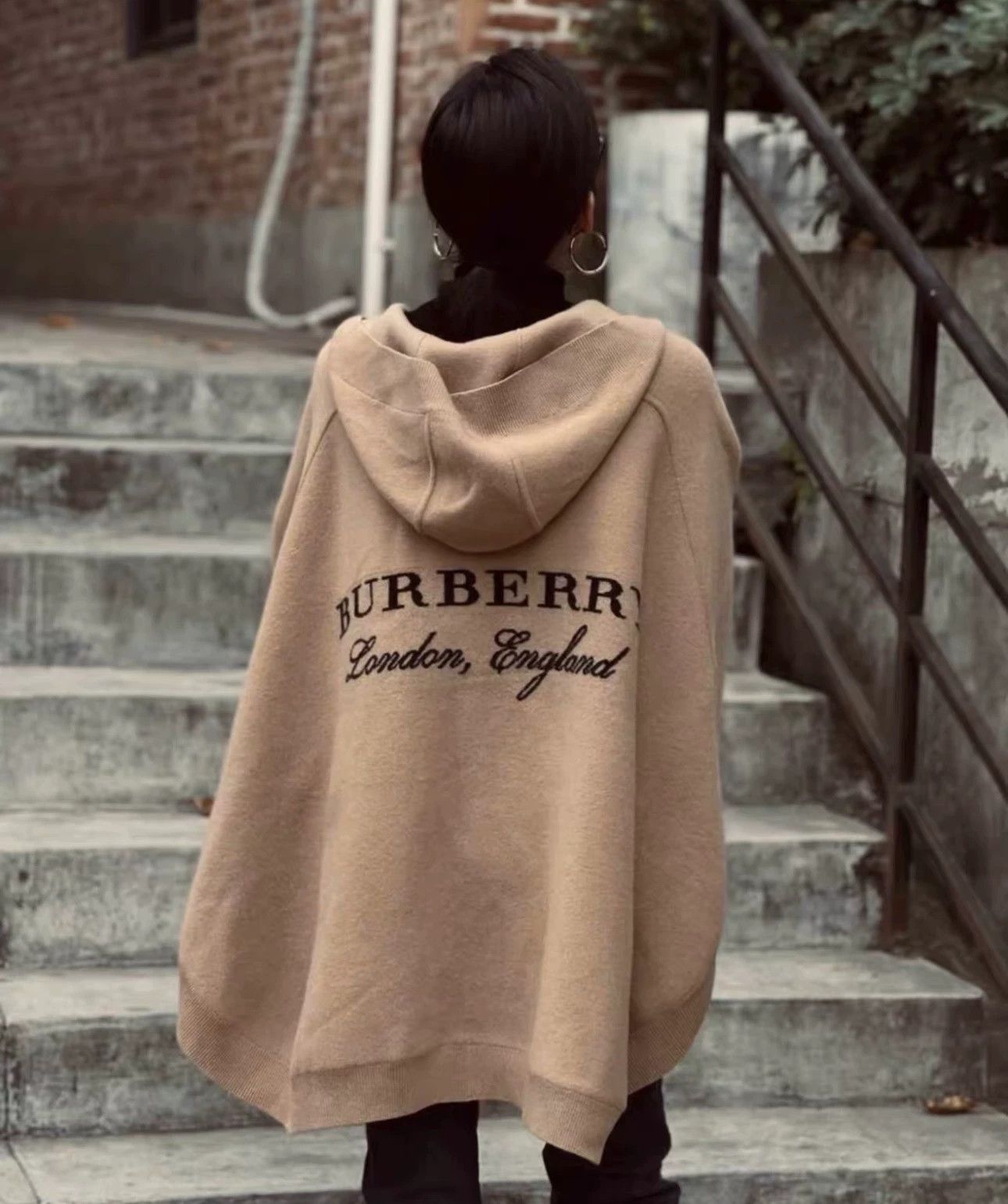 Burberry Burberry Red Wool Cloak 99 New 150x120 Size ONE SIZE - 5 Thumbnail