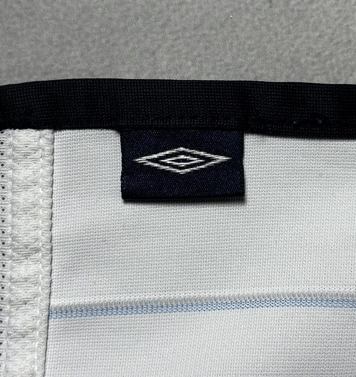 Umbro England 2003 2005 Home Shirt Soccer Jersey Long Sleeve Umbro Size US L / EU 52-54 / 3 - 19 Thumbnail