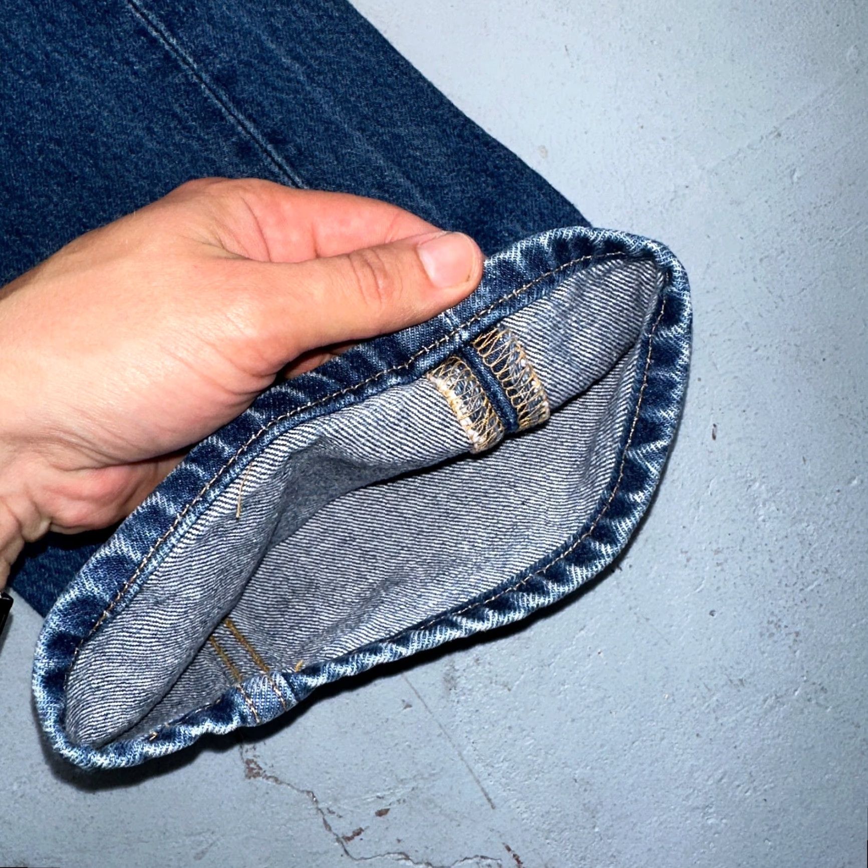 Levi's VINTAGE Levi's 501 Jeans Mens Adult Medium Blue 90s Straight Leg Cotton Denim 33in Inseam Size US 38 / EU 54 - 4 Thumbnail