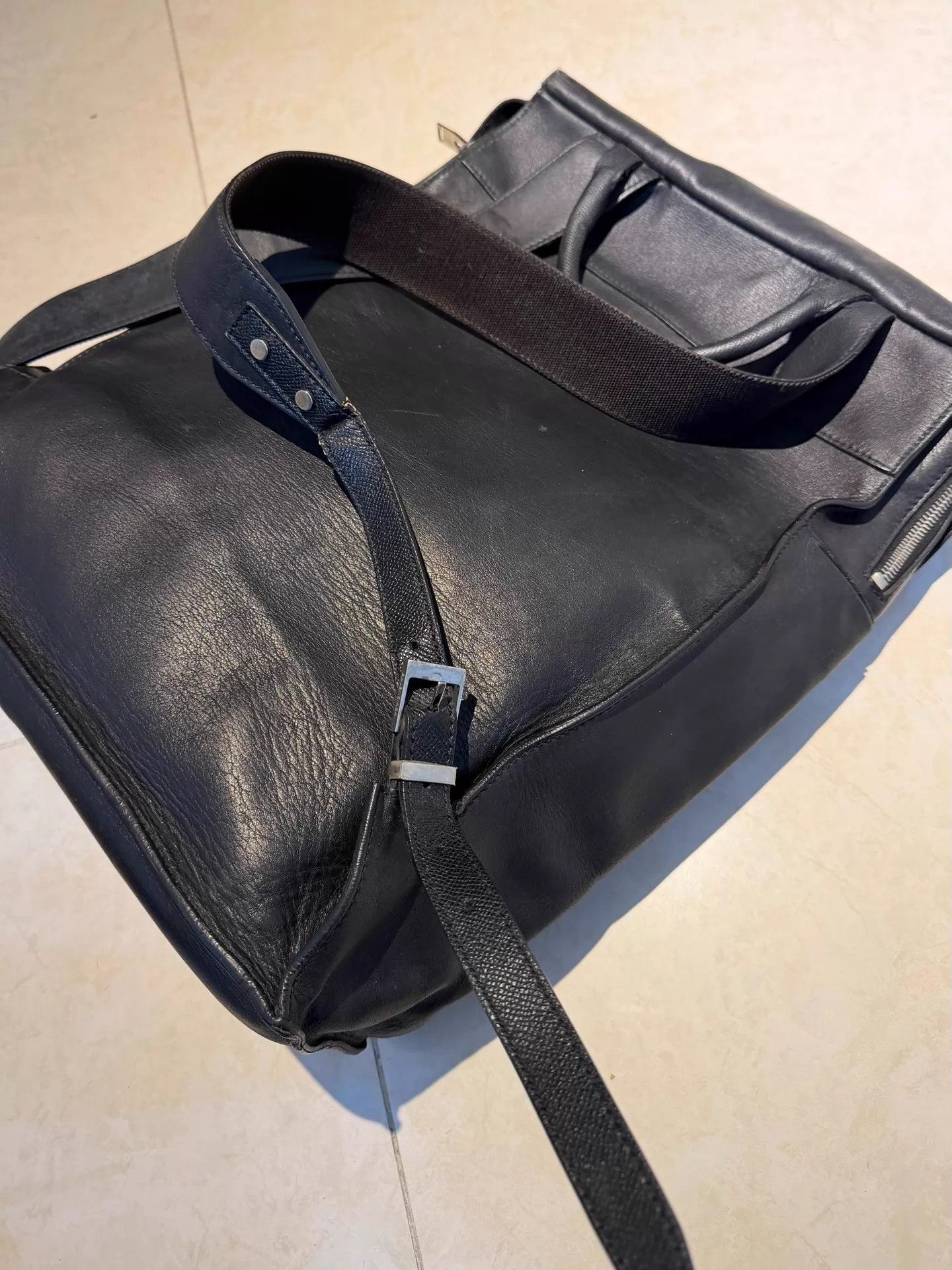 Balenciaga Balenciaga Silver Buckle Minimalist Backpack Black Size ONE SIZE - 2 Thumbnail