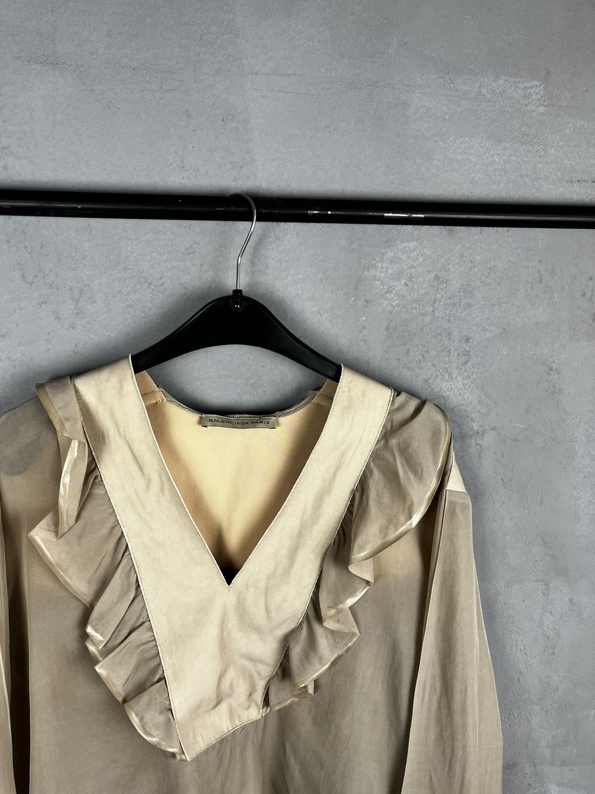 Balenciaga Balenciaga distressed avant garde shirt Size XS / US 0-2 / IT 36-38 - 3 Thumbnail