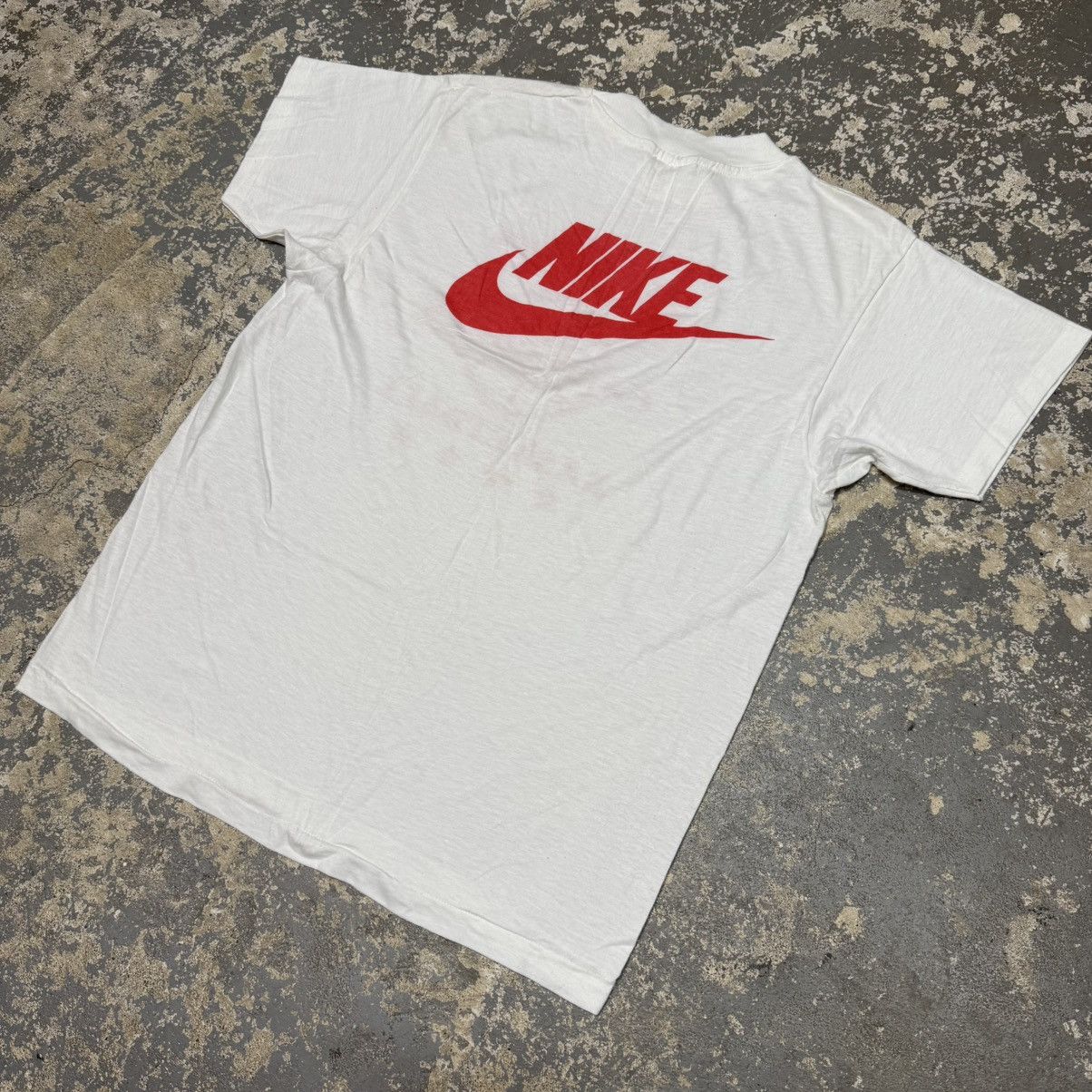 Nike True Vintage USC Game Cocks Basketball Nike Promo 70s Tshirt Size US L / EU 52-54 / 3 - 7 Thumbnail
