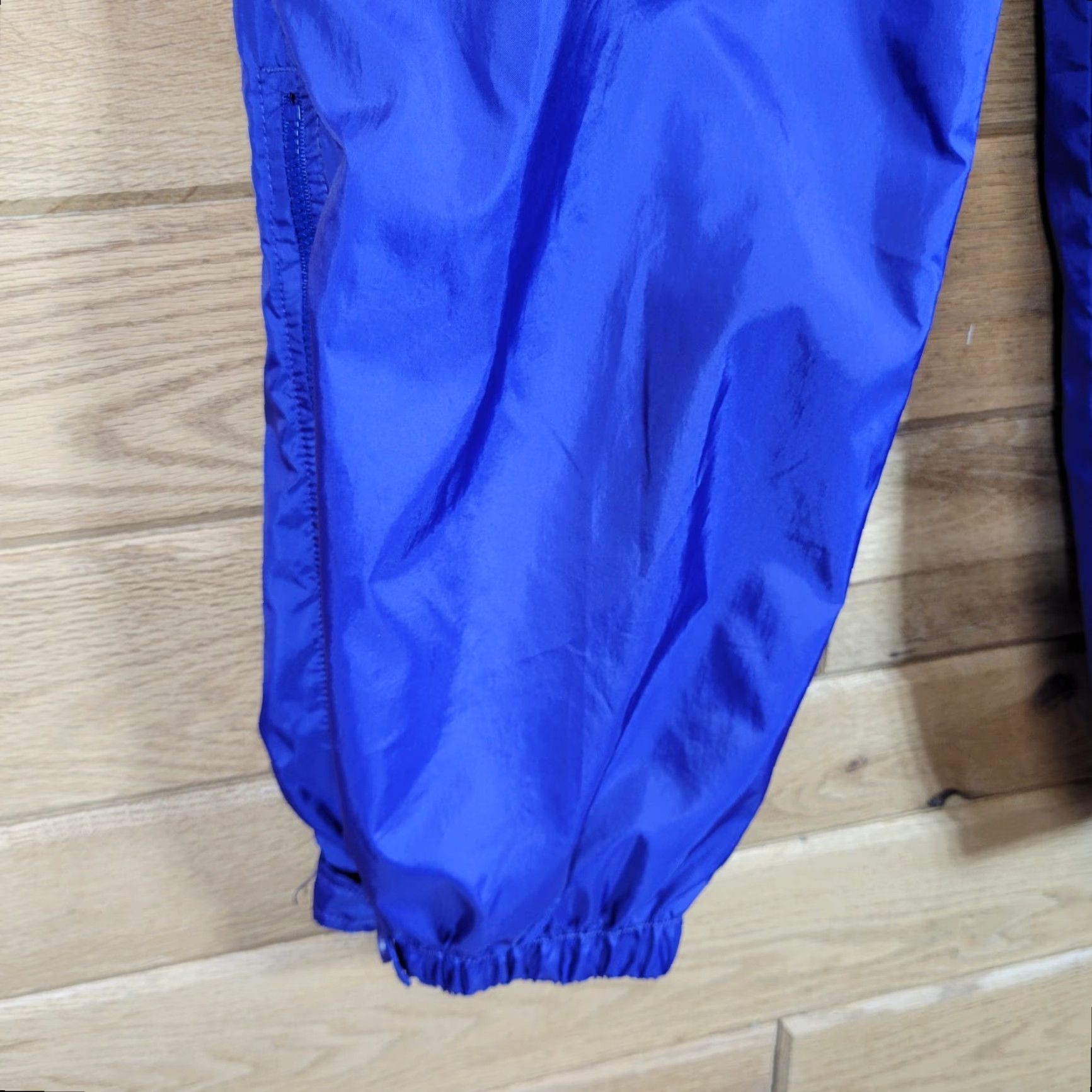 Vintage Vintage Columbia Windbreaker Pants Womens Medium Blue Nylon Elastic Waist Inseam 29" Rise 13" Tapered Casual - Black? Size 32" / US 10 / IT 46 - 5 Thumbnail