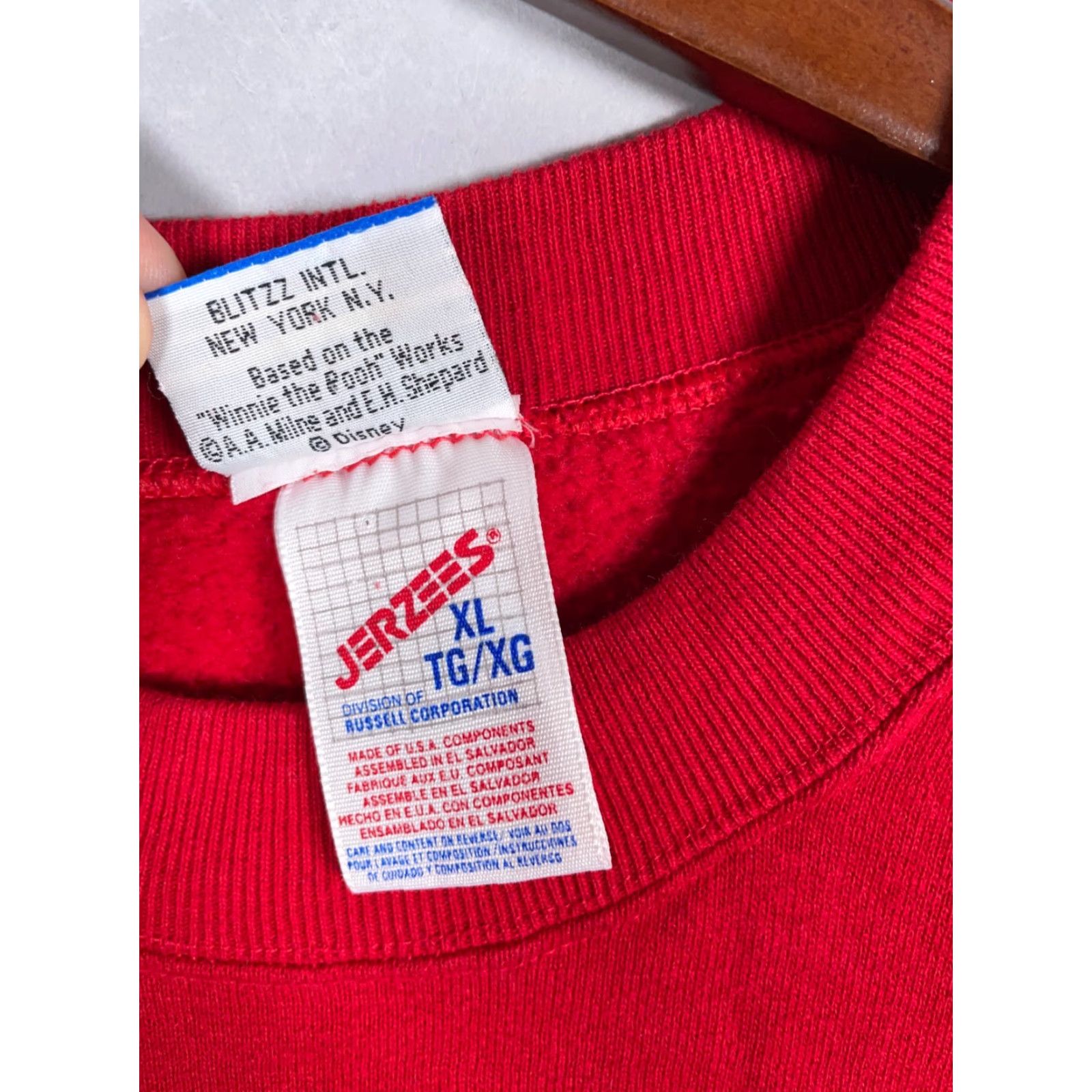 Jerzees VINTAGE Winnie The Pooh Sweatshirt Jerzees XL Red Embroidered Cotton Polyester Fleece Crew Neck Pullover Disney 90s Cartoon Womens Size XL / US 12-14 / IT 48-50 - 4 Thumbnail