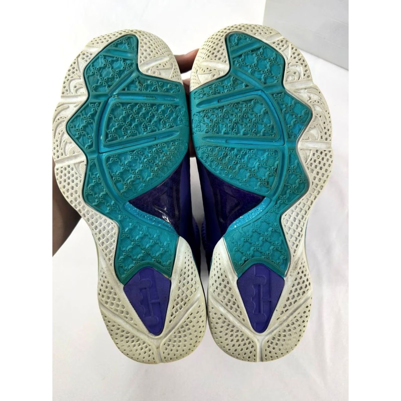 Nike Nike LeBron 9 Sneaker Purple 2012 469764-500 Men's Size 9 Size US 9 / EU 42 - 7 Thumbnail