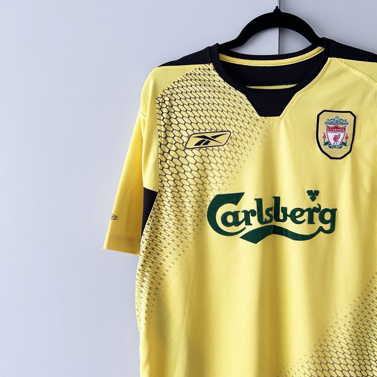 Reebok Liverpool jersey 2004 2005 reebok vintage Size US L / EU 52-54 / 3 - 2 Thumbnail