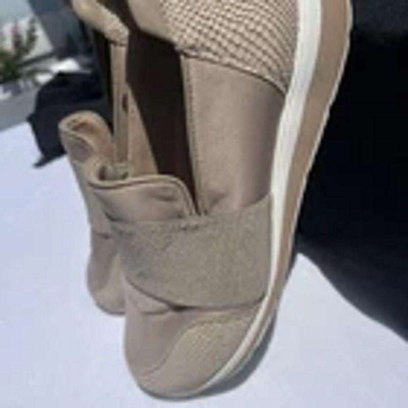 Other Walking Cradles Women’s Beige Leather Canvas SlipOn Sneakers Size US 7.5 / IT 37.5 - 8 Thumbnail