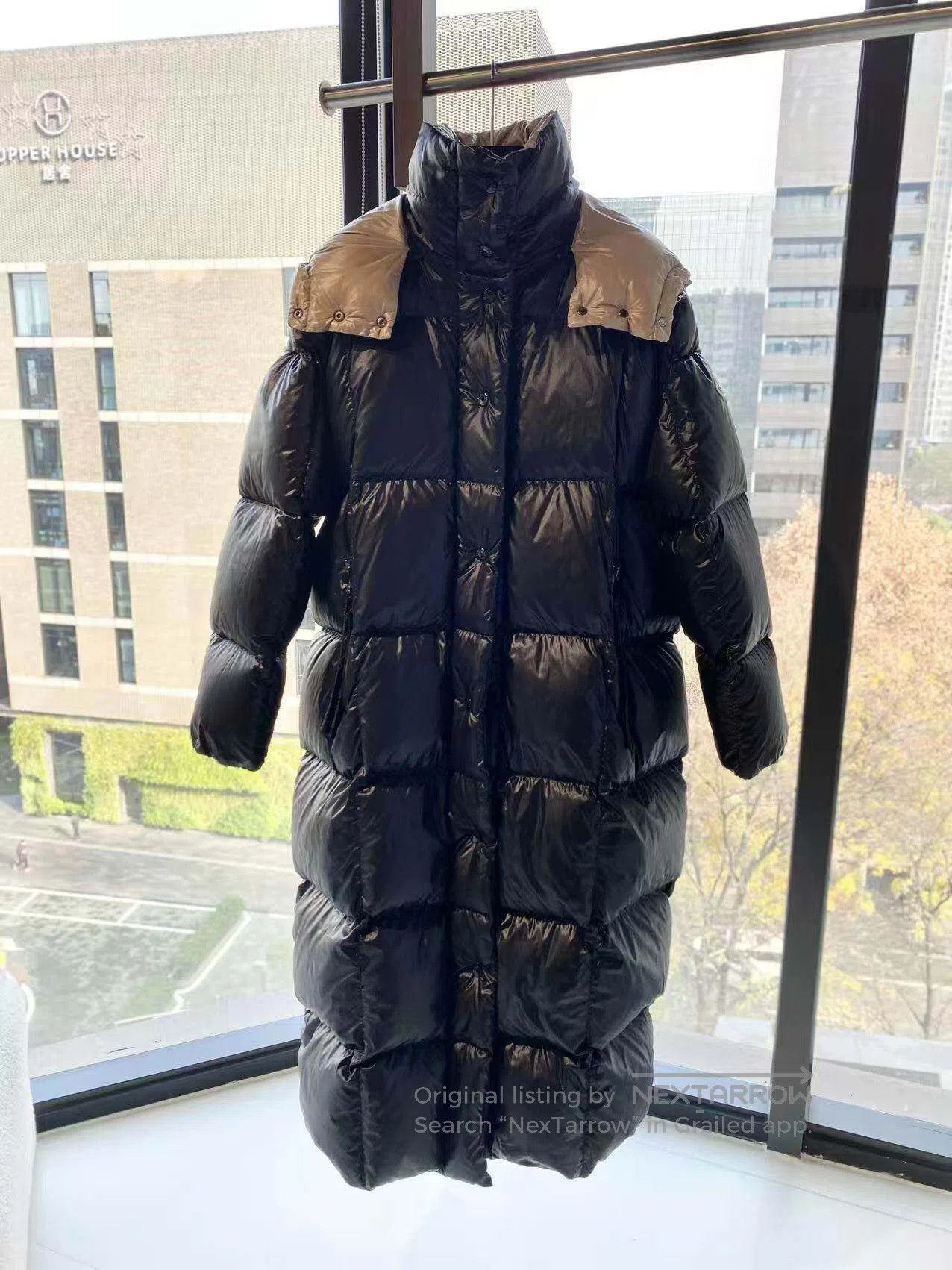 Moncler Moncler Size 4 24SS black gold logo long down jacket| Size XL / US 12-14 / IT 48-50 - 2 Thumbnail