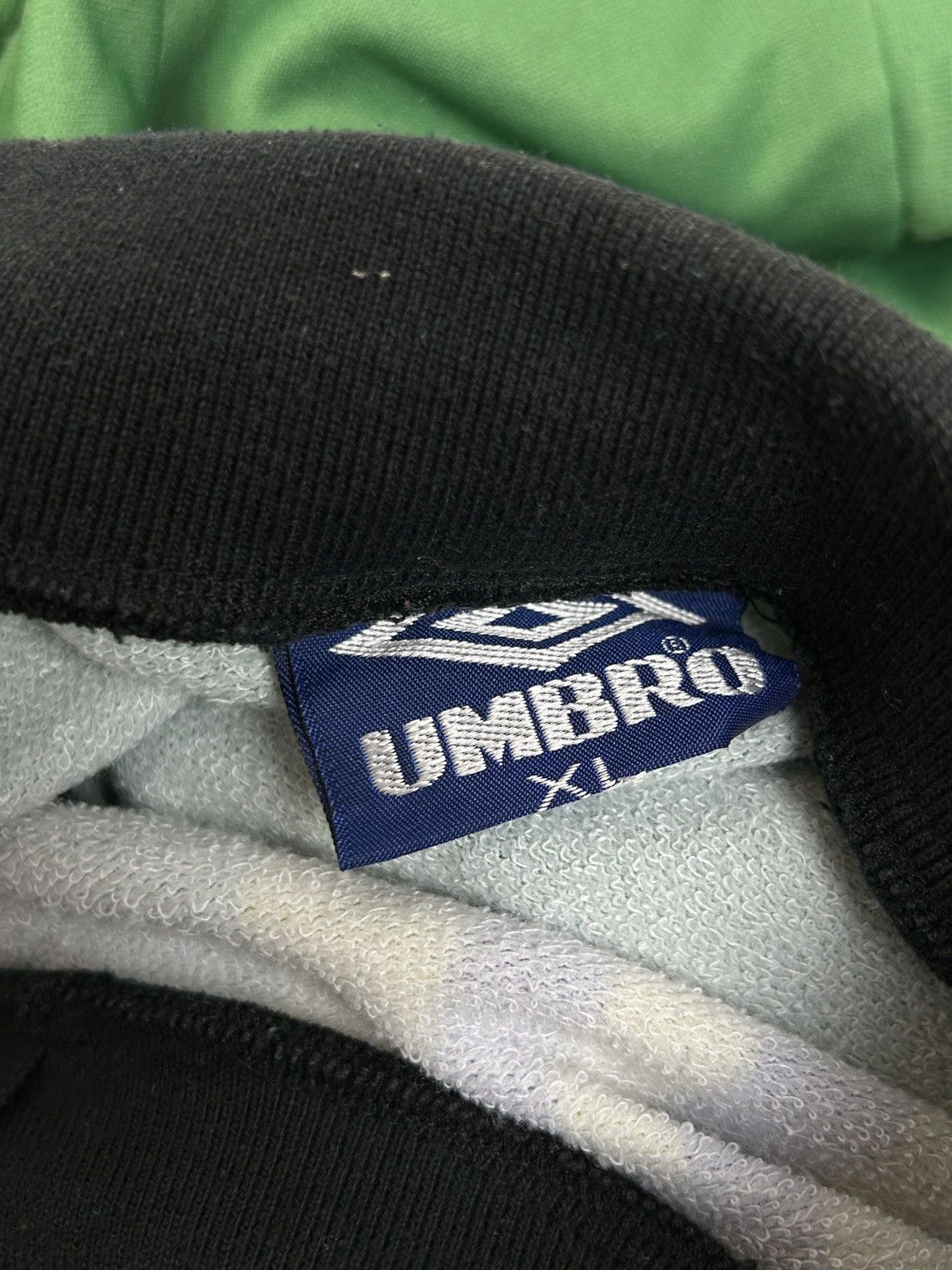 Umbro 90s Vintage Umbro 1996 GK Goalkeeper #1 Template Jersey Size US XL / EU 56 / 4 - 7 Thumbnail