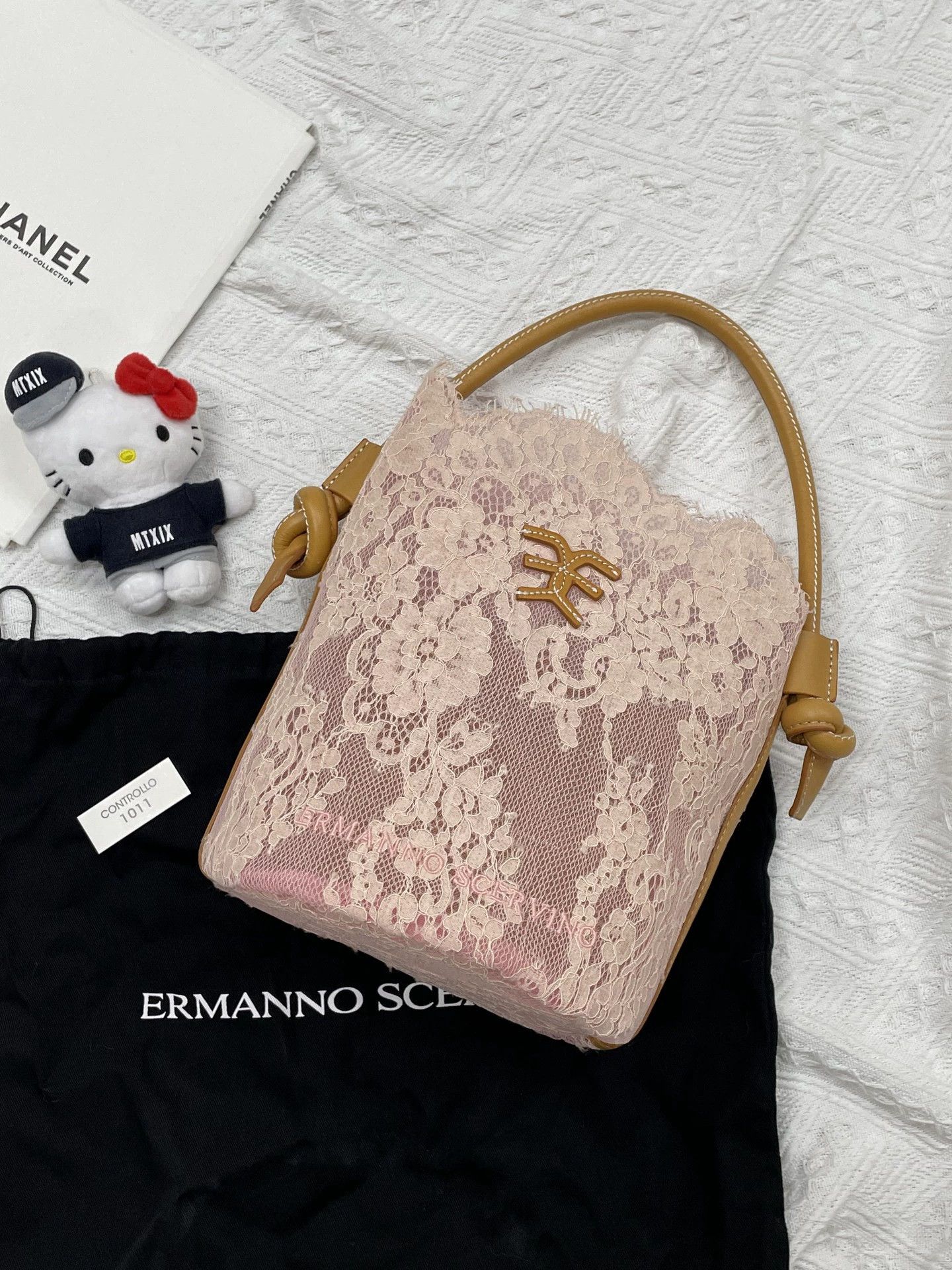 Ermanno Scervino ES Pastel Pink Chantilly Lace Bucket Bag Unused Dust Bag Size ONE SIZE - 1 Thumbnail