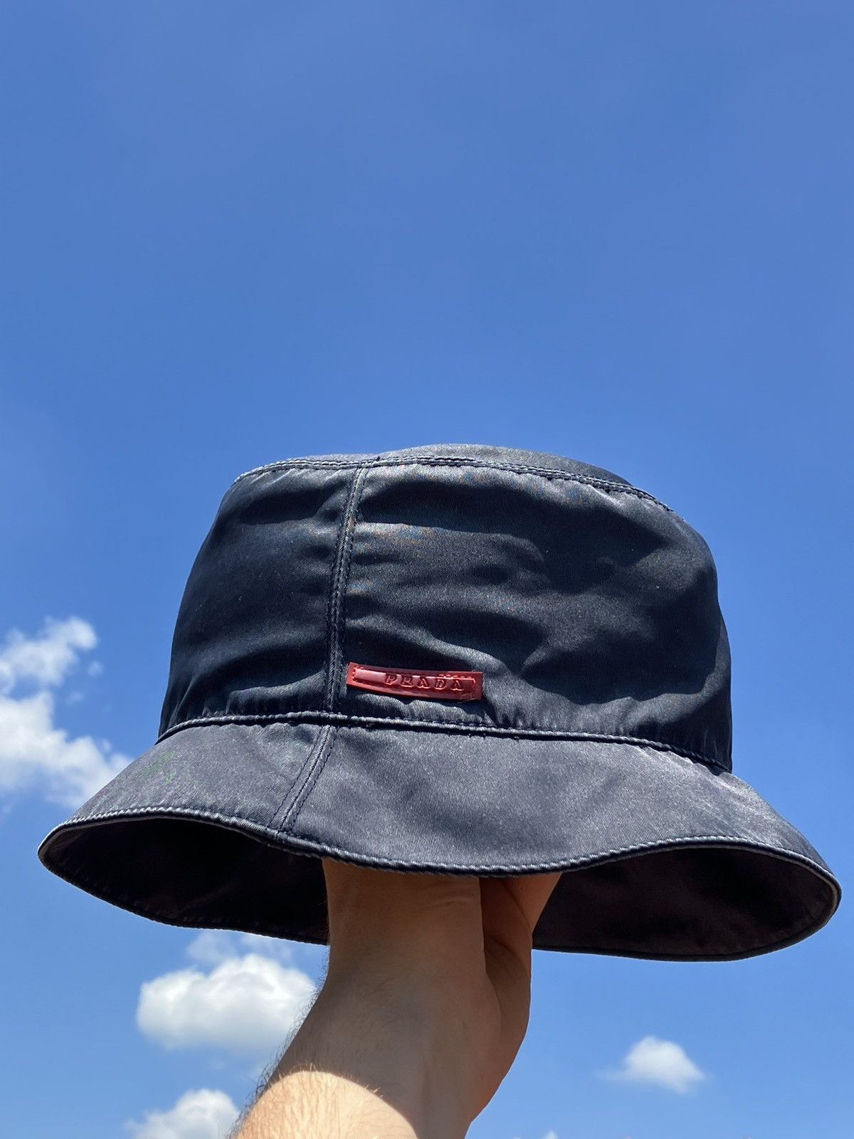 Prada Prada Linea Rossa Re-Nylon Bucket Hat | Grailed display picture 2