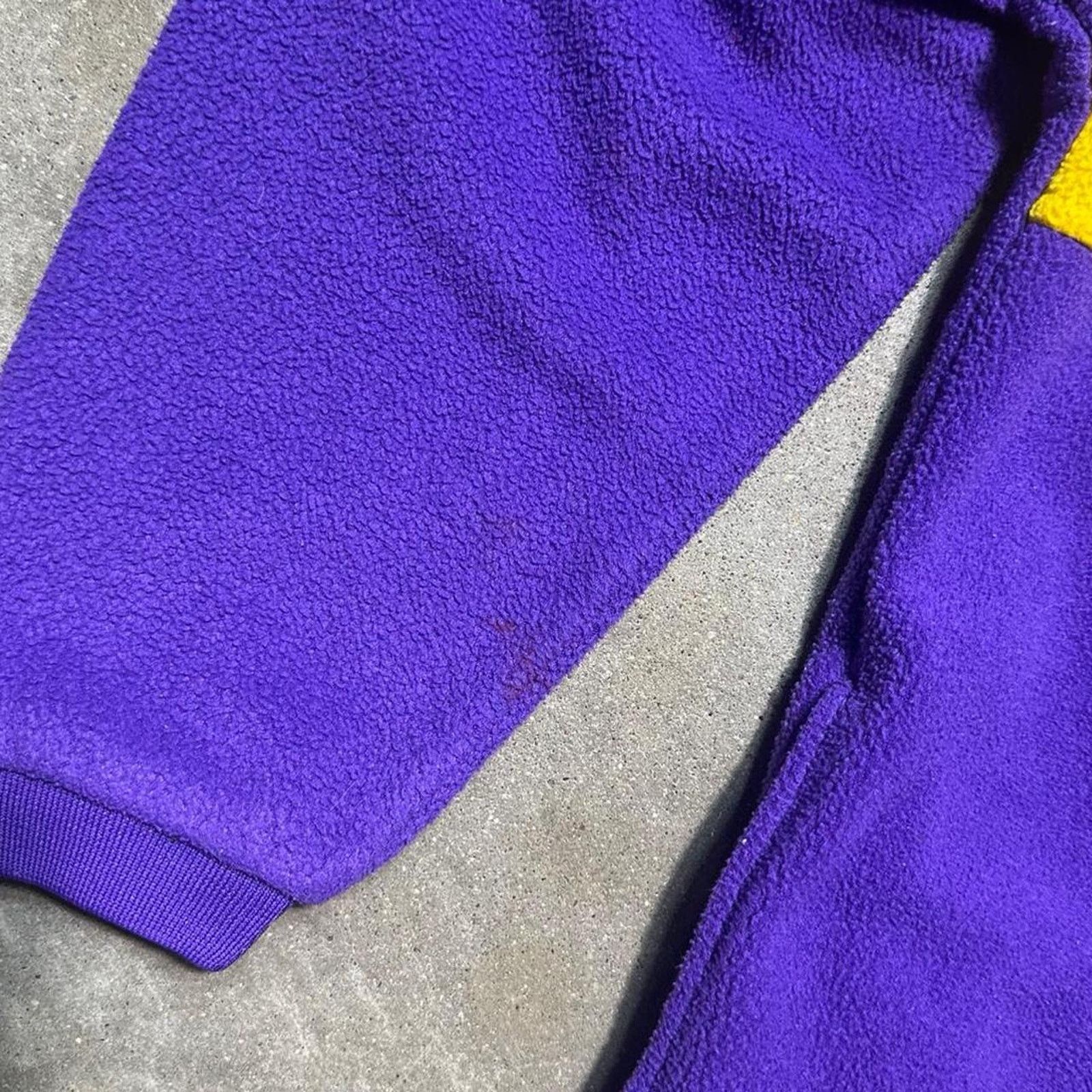 Puma Vintage 90s Puma Minnesota Vikings Fleece 1/4 Zip Sweatshirt Size US L / EU 52-54 / 3 - 5 Thumbnail