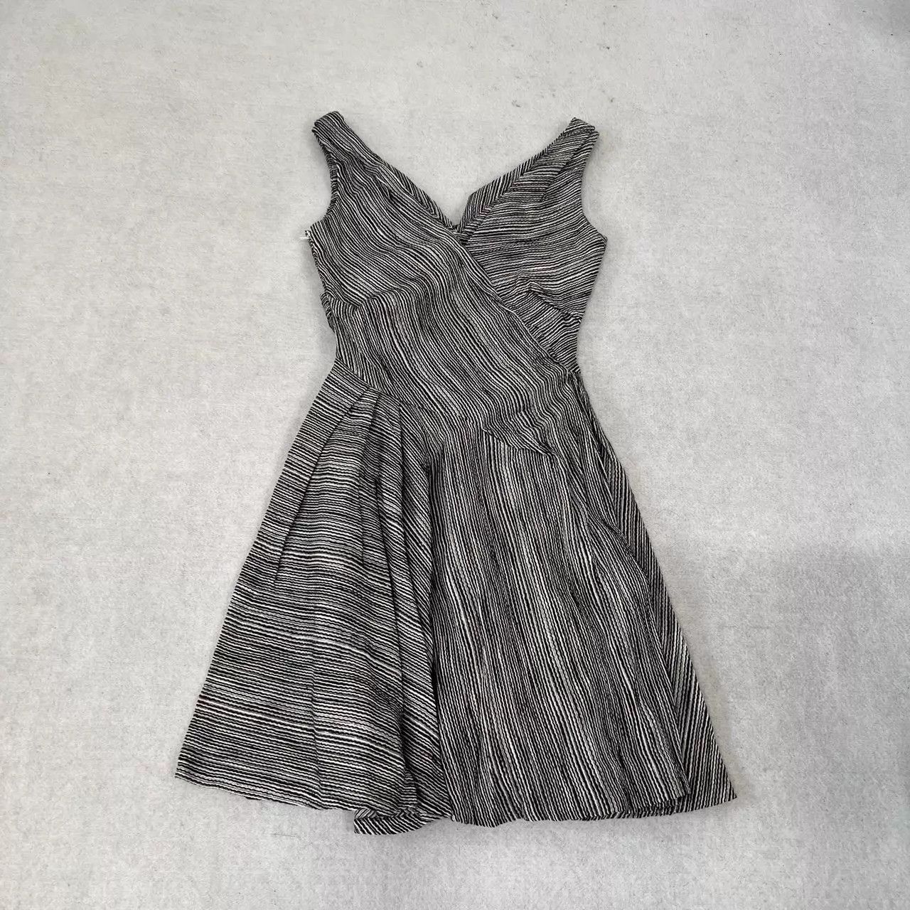 Dior Dior Runway Sleeveless Wrap Dress BW Wavy Silk 40 99 Size M / US 6-8 / IT 42-44 - 2 Thumbnail