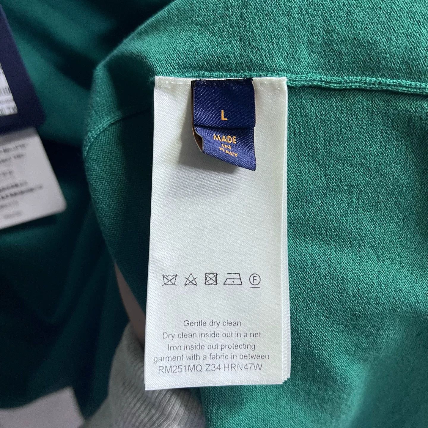 Louis Vuitton Louis Vuitton Green Logo Cotton T-shirt Size US L / EU 52-54 / 3 - 4 Thumbnail