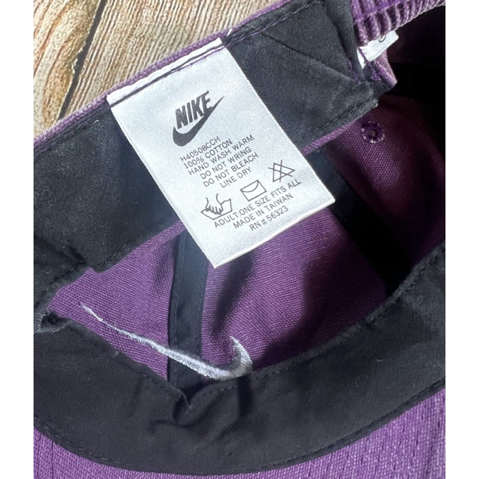 Nike VINTAGE Nike Hat Purple Silver Embroidered Swoosh One Size Adult Baseball Cap Unisex 90s Sports Classic Lightweight Cotton Size ONE SIZE - 5 Thumbnail