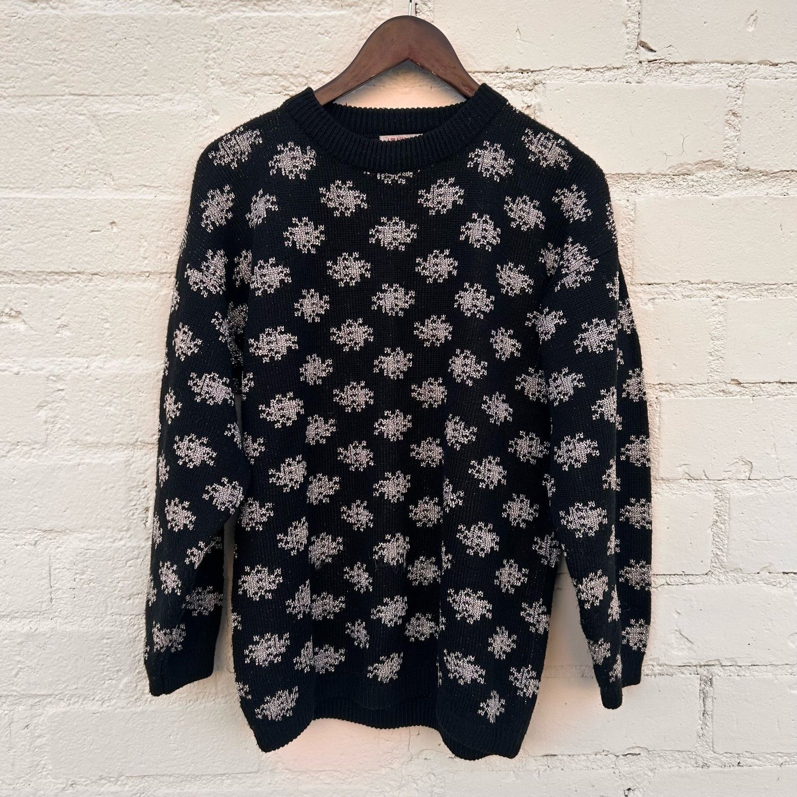 Vintage Amanda Smith Black Silver Snowflake Knitted Sweater S Size S / US 4 / IT 40 - 1 Thumbnail
