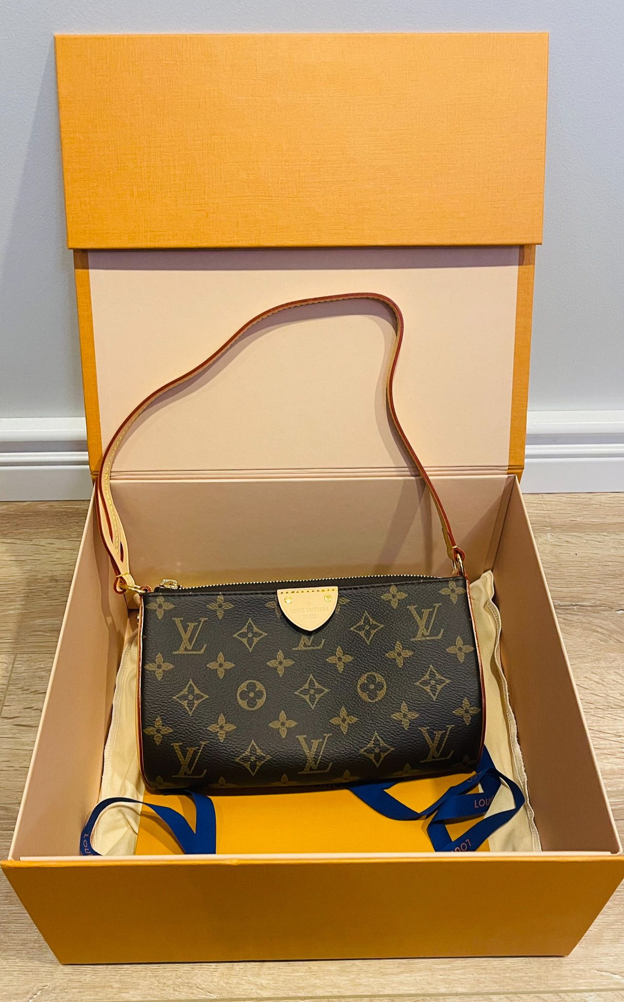 Louis Vuitton Authentic Louis Vuitton Pochette Tirette M12859 | Pre-Owned Size ONE SIZE - 10 Thumbnail