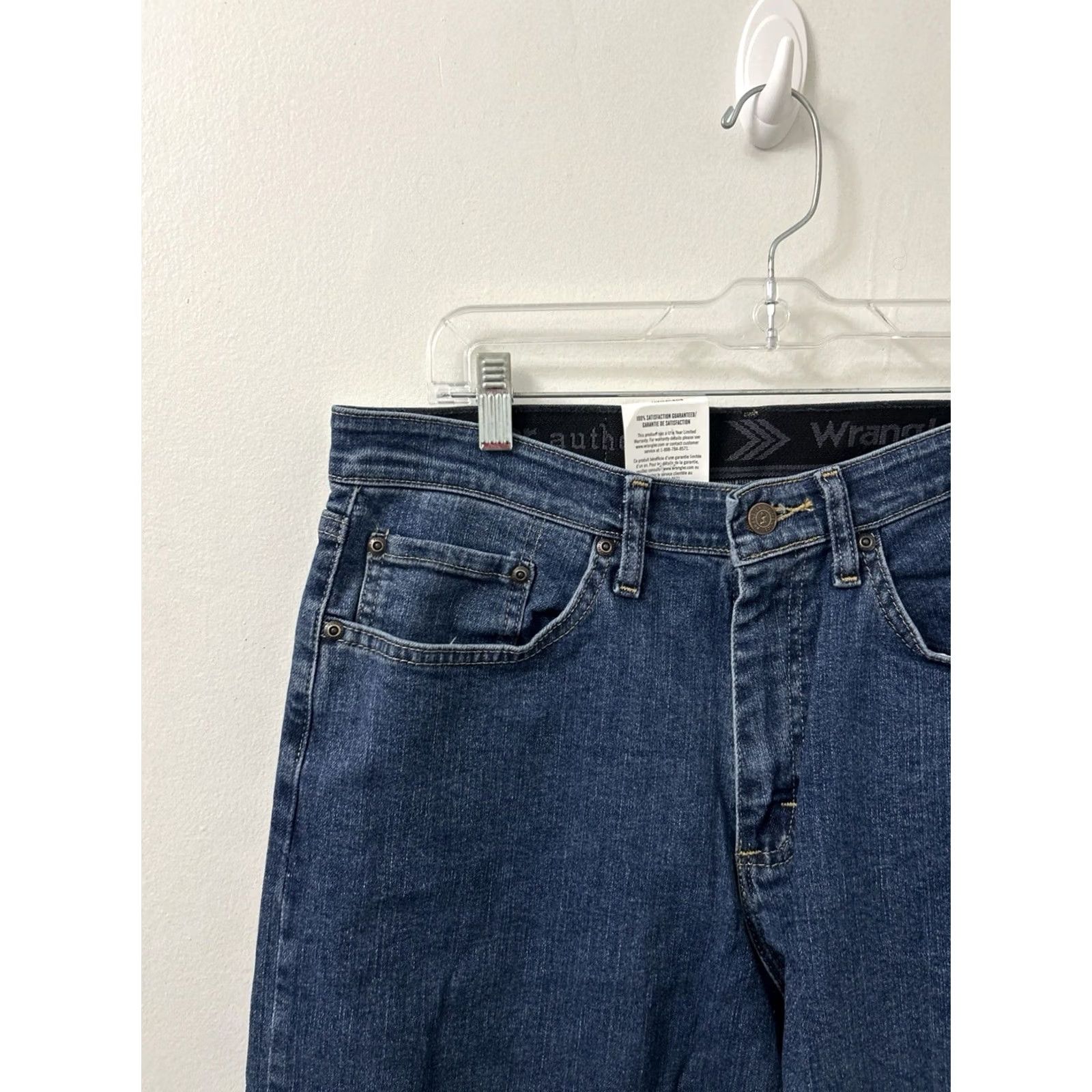 Wrangler Wrangler Authentics Jeans Mens 31x32 Blue Straight Denim NWT Regular Waist 31 Inseam 32 Stretch Comfort Logo Button Zipper Size US 31 - 4 Thumbnail