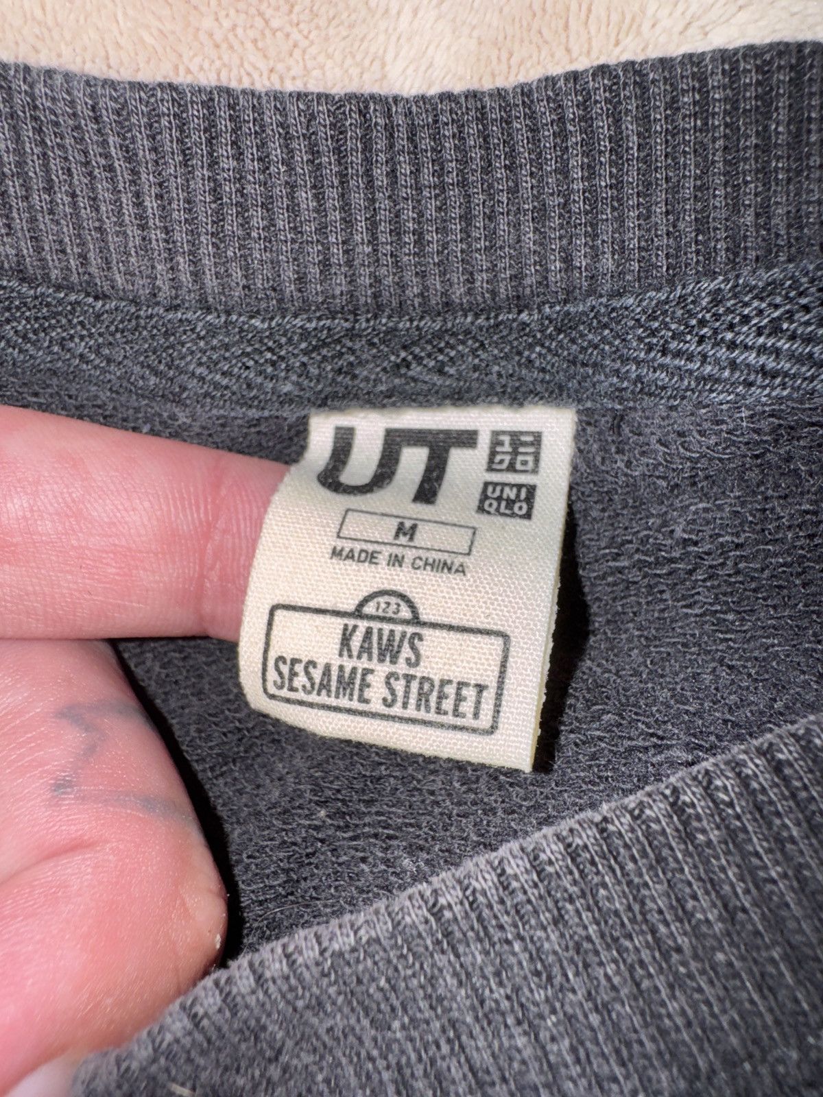 Kaws × Uniqlo Genuine KAWS x Uniqlo Sesame Street Collab Medium Size US M / EU 48-50 / 2 - 4 Thumbnail