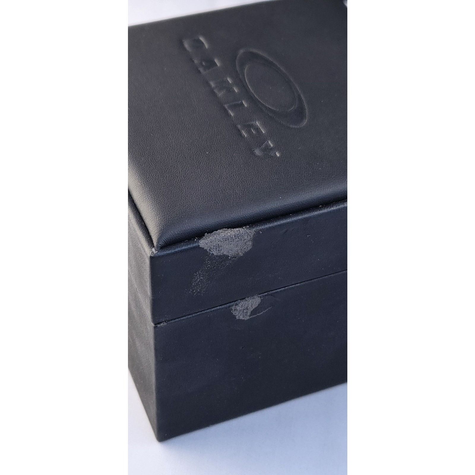 Oakley NEW Oakley Crystal Crankcase Swiss Dive Watch Stainles Steel Size 32 - 23 Thumbnail
