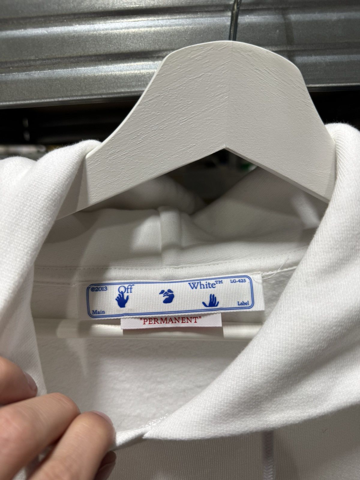 Off-White Off-White Helvetica Hoodie NEW 750$ Size US M / EU 48-50 / 2 - 2 Thumbnail