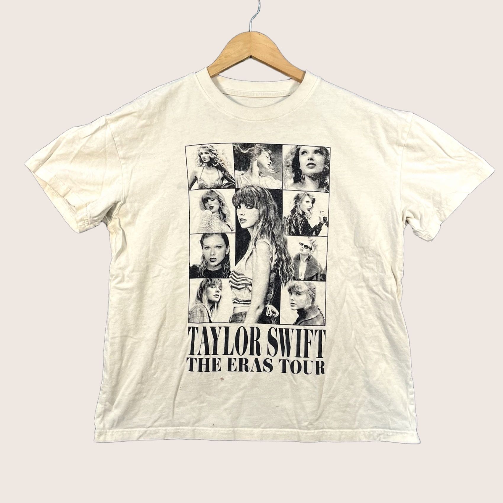Vintage Taylor Swift The Eras Tour 2023 2024 T Shirt Cream Size Medium Women's T-Shirt Short Sleeve Round Neck Casual Music Size M / US 6-8 / IT 42-44 - 1 Thumbnail
